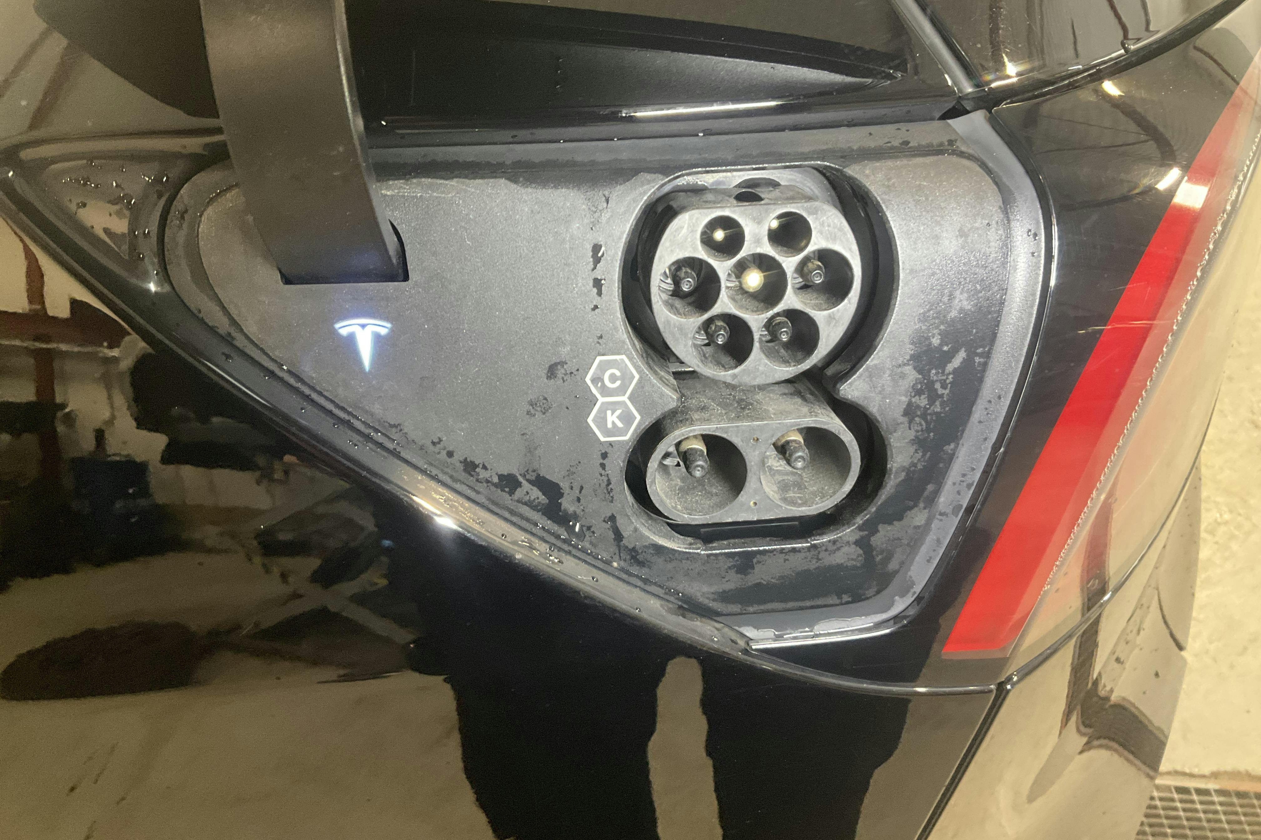 Tesla Model Y Long Range Dual Motor AWD - 6 395 mil - Automat - svart - 2022
