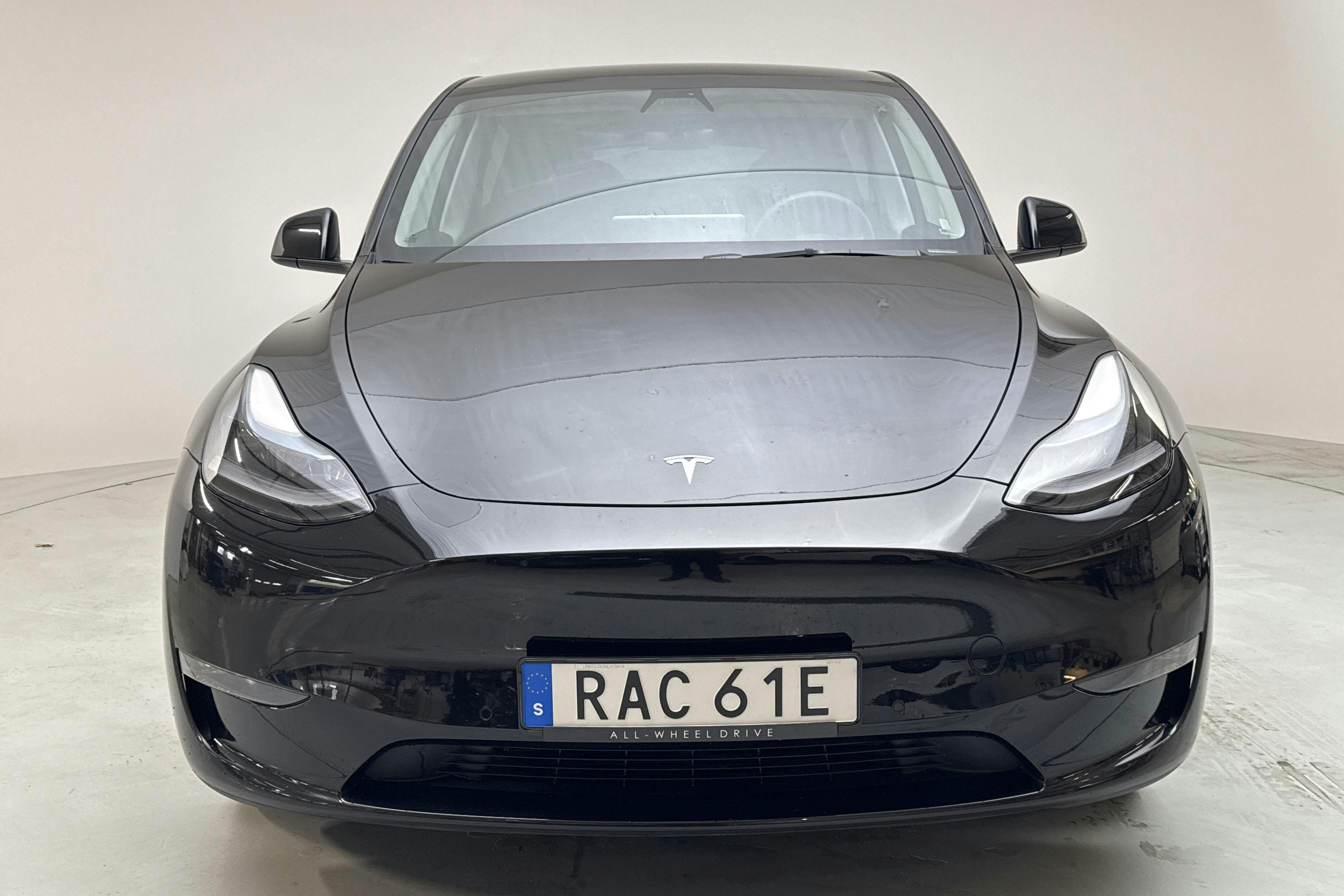 Tesla Model Y Long Range Dual Motor AWD - 6 395 mil - Automat - svart - 2022