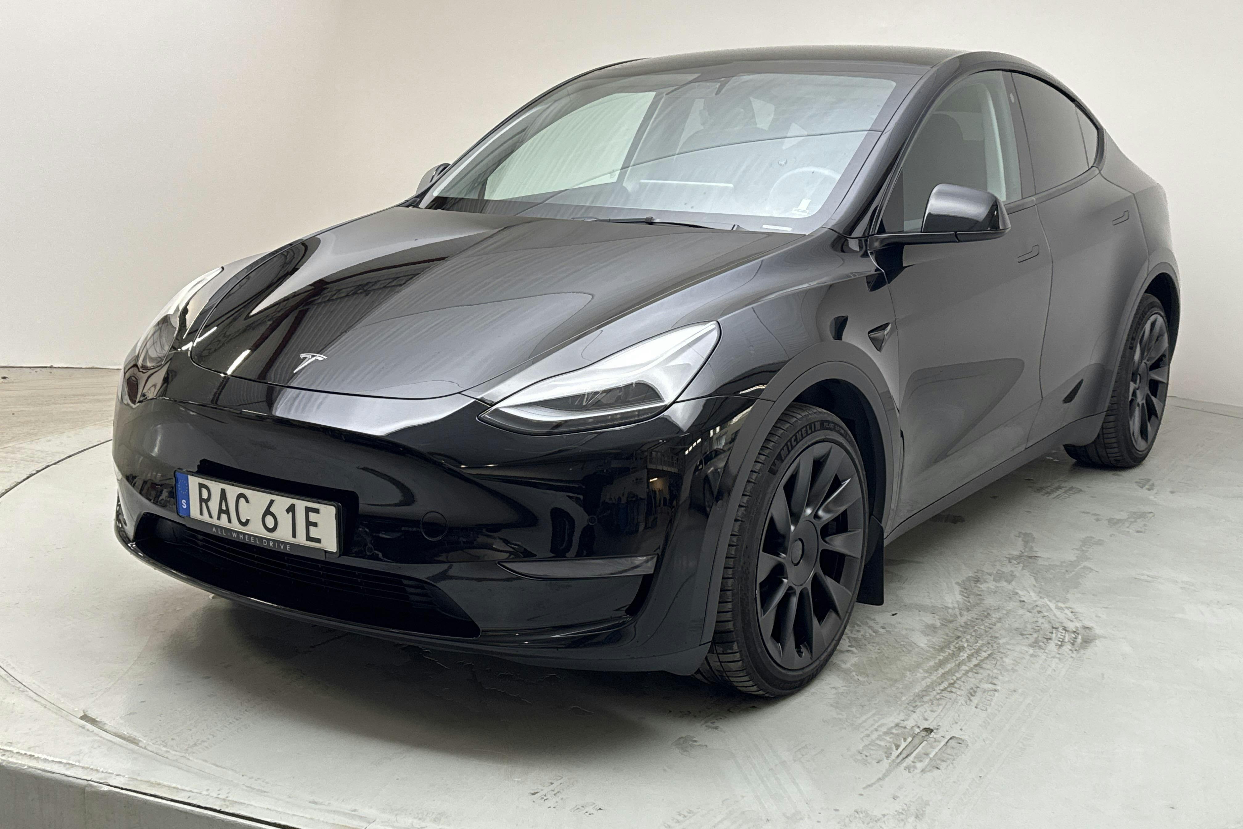 Tesla Model Y Long Range Dual Motor AWD - 6 395 mil - Automat - svart - 2022