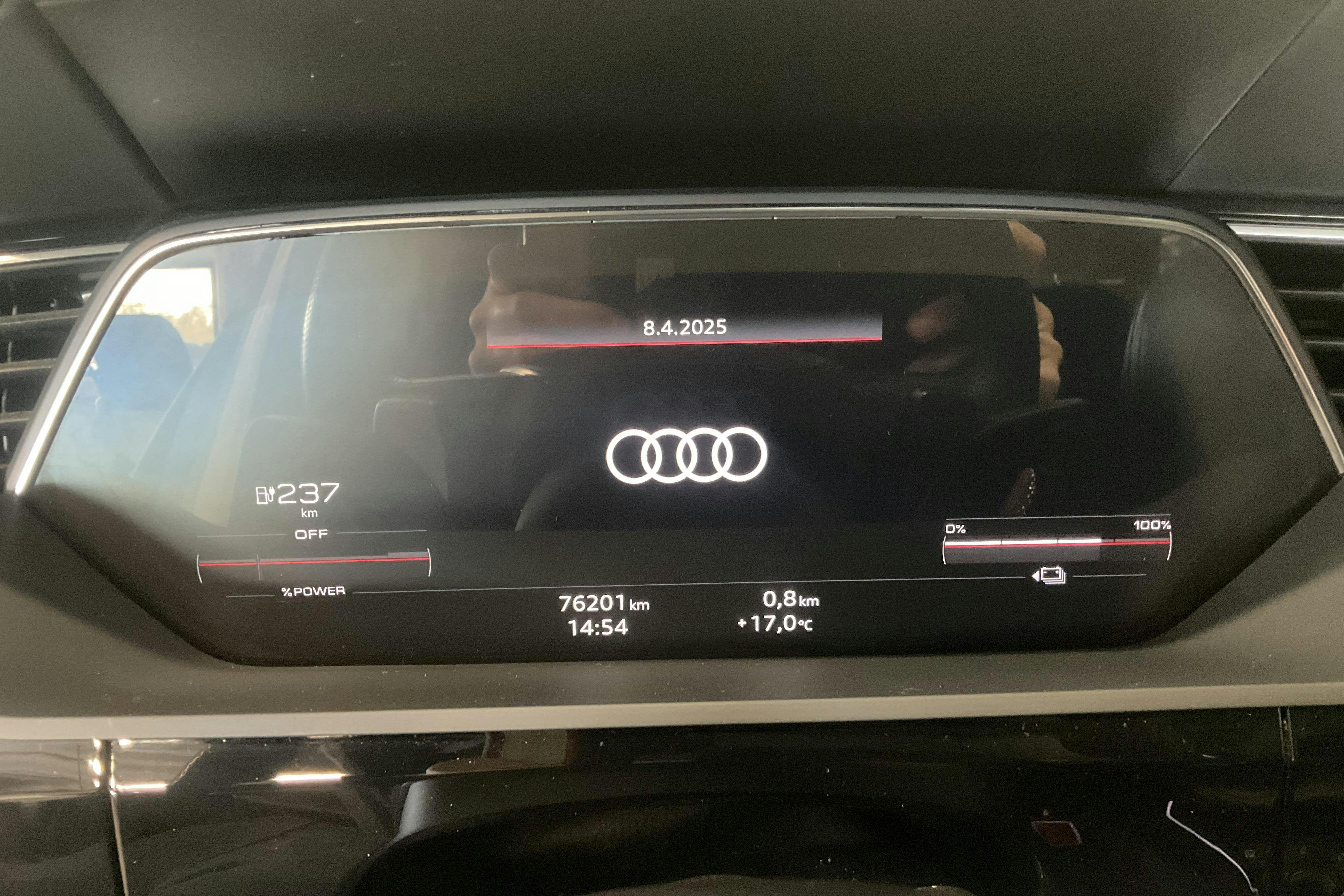 Audi e-tron S quattro 95 kWh (503hk) - 7 620 mil - Automat - vit - 2021