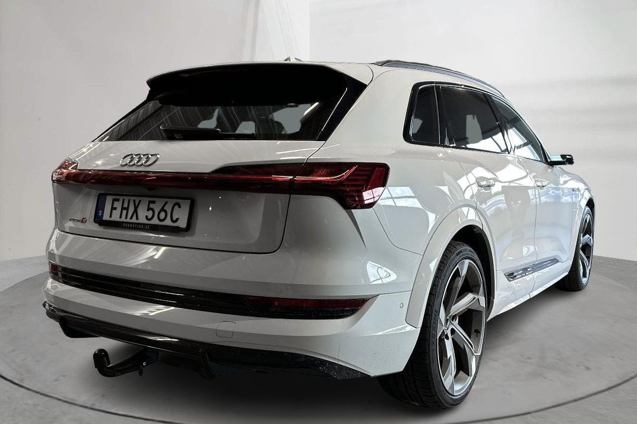 Audi e-tron S quattro 95 kWh (503hk) - 7 620 mil - Automat - vit - 2021