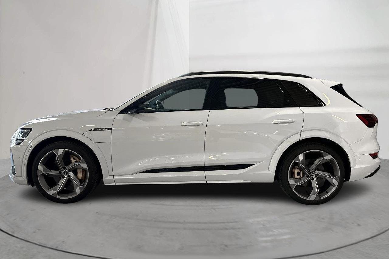 Audi e-tron S quattro 95 kWh (503hk) - 7 620 mil - Automat - vit - 2021