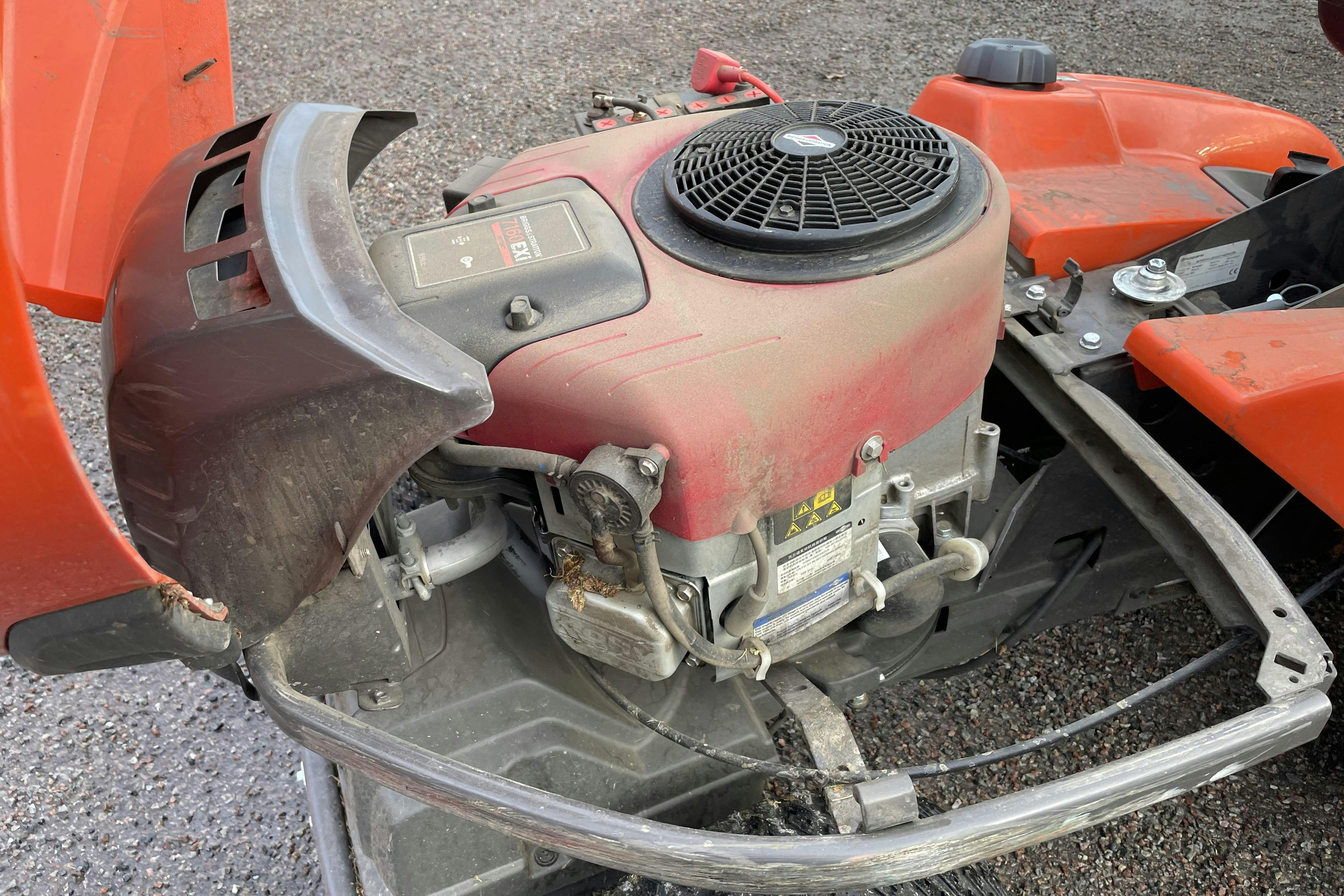 Husqvarna R214TC -  - 2021