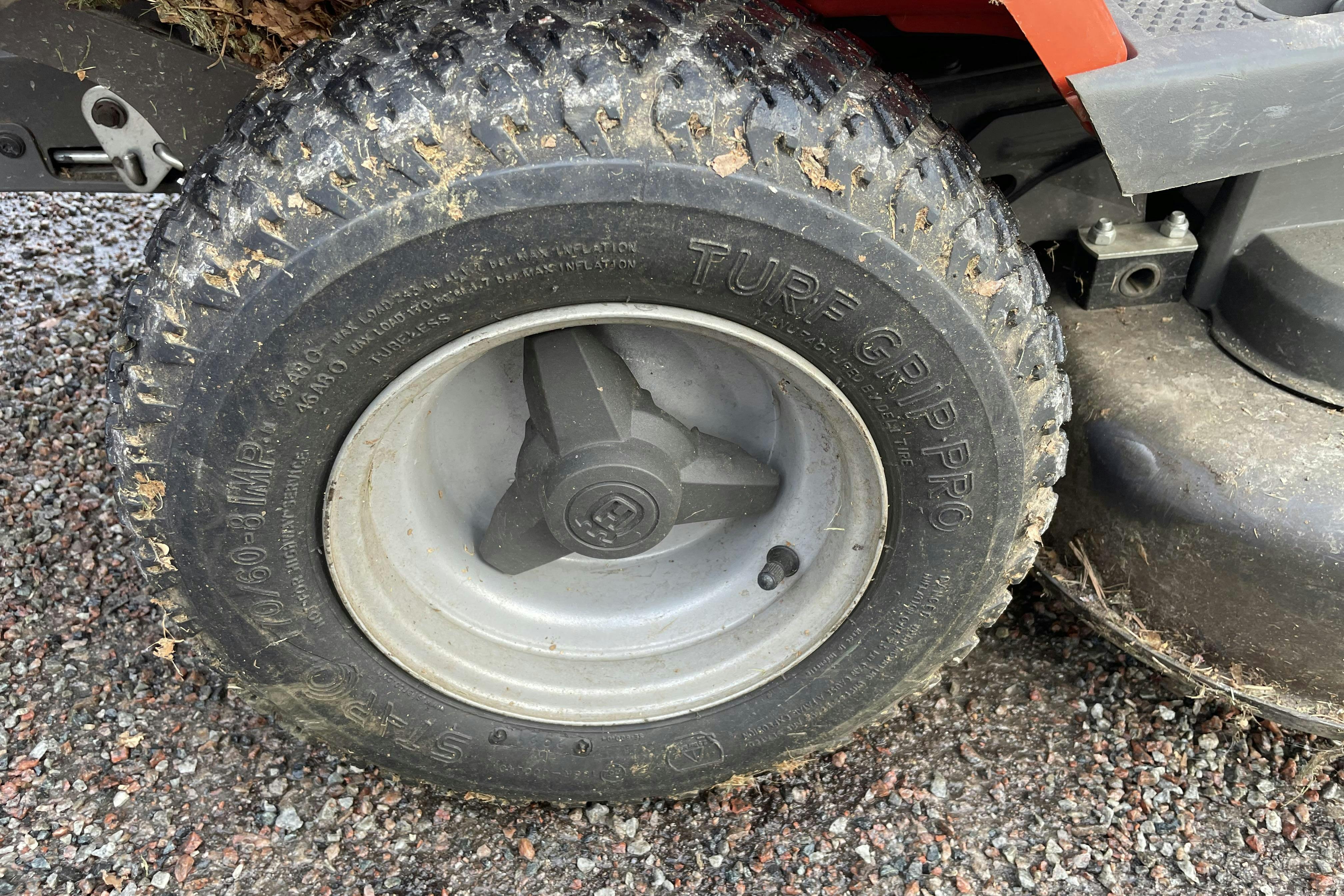 Husqvarna R214TC -  - 2021