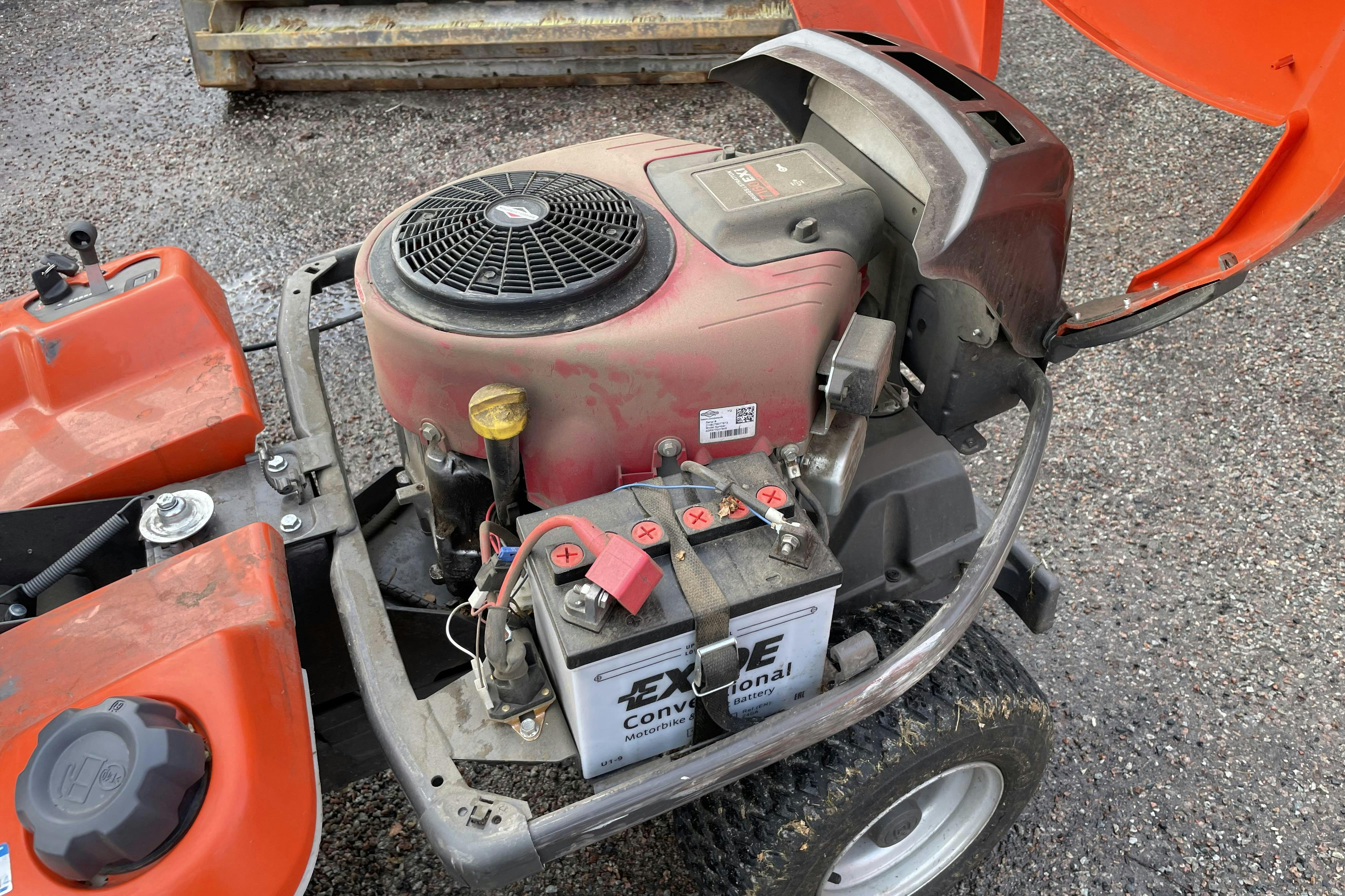 Husqvarna R214TC -  - 2021