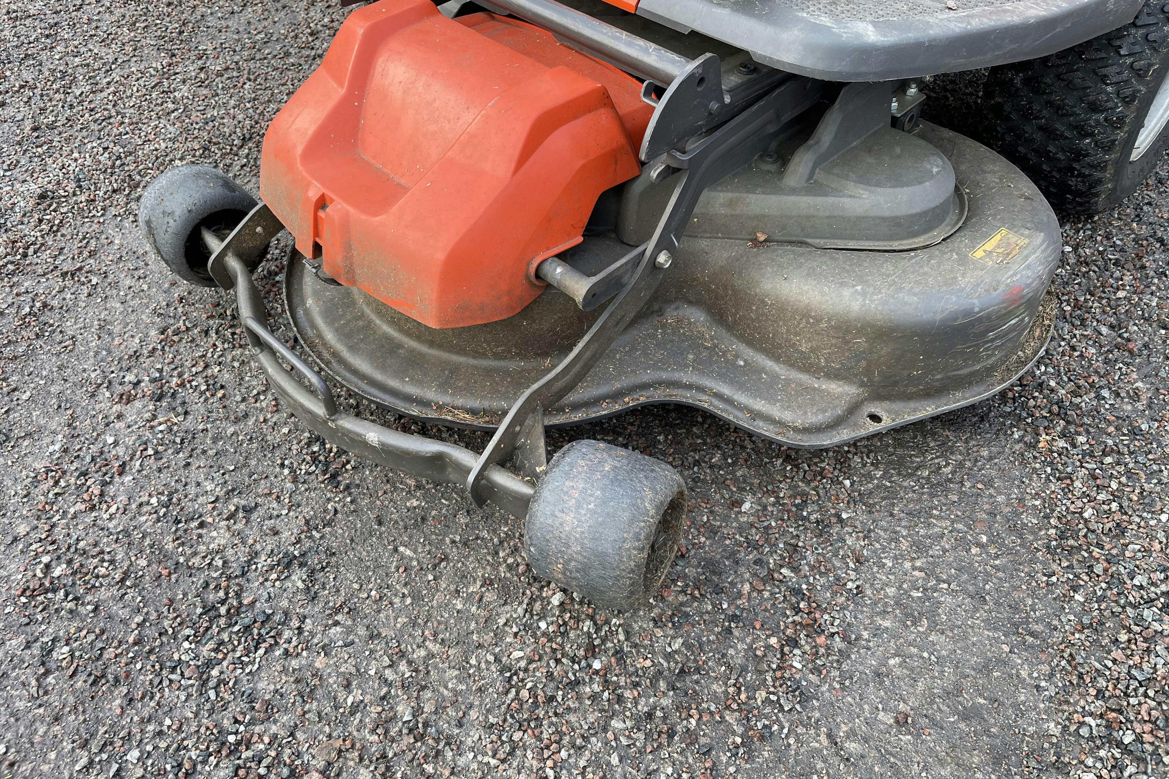 Husqvarna R214TC -  - 2021