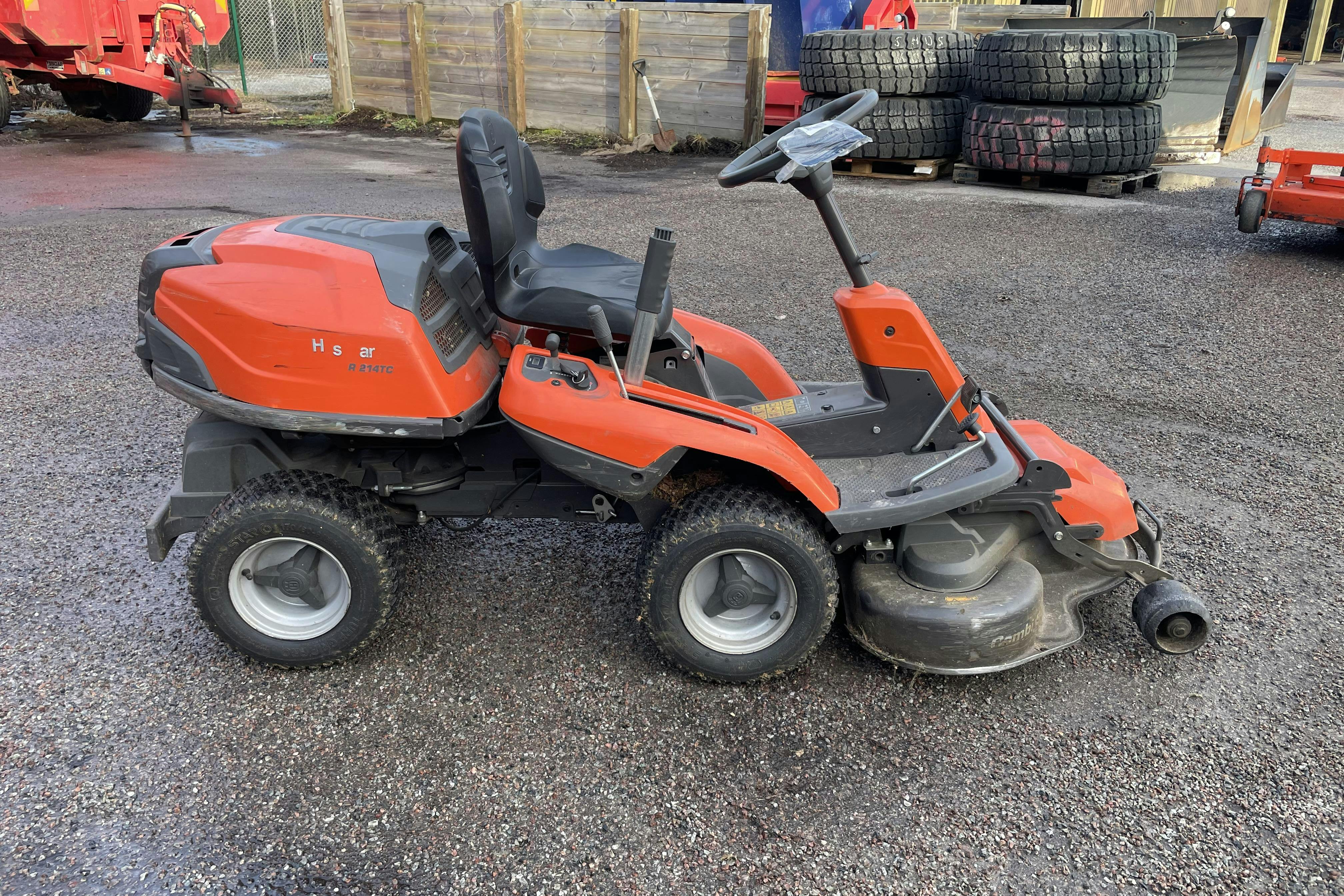 Husqvarna R214TC -  - 2021