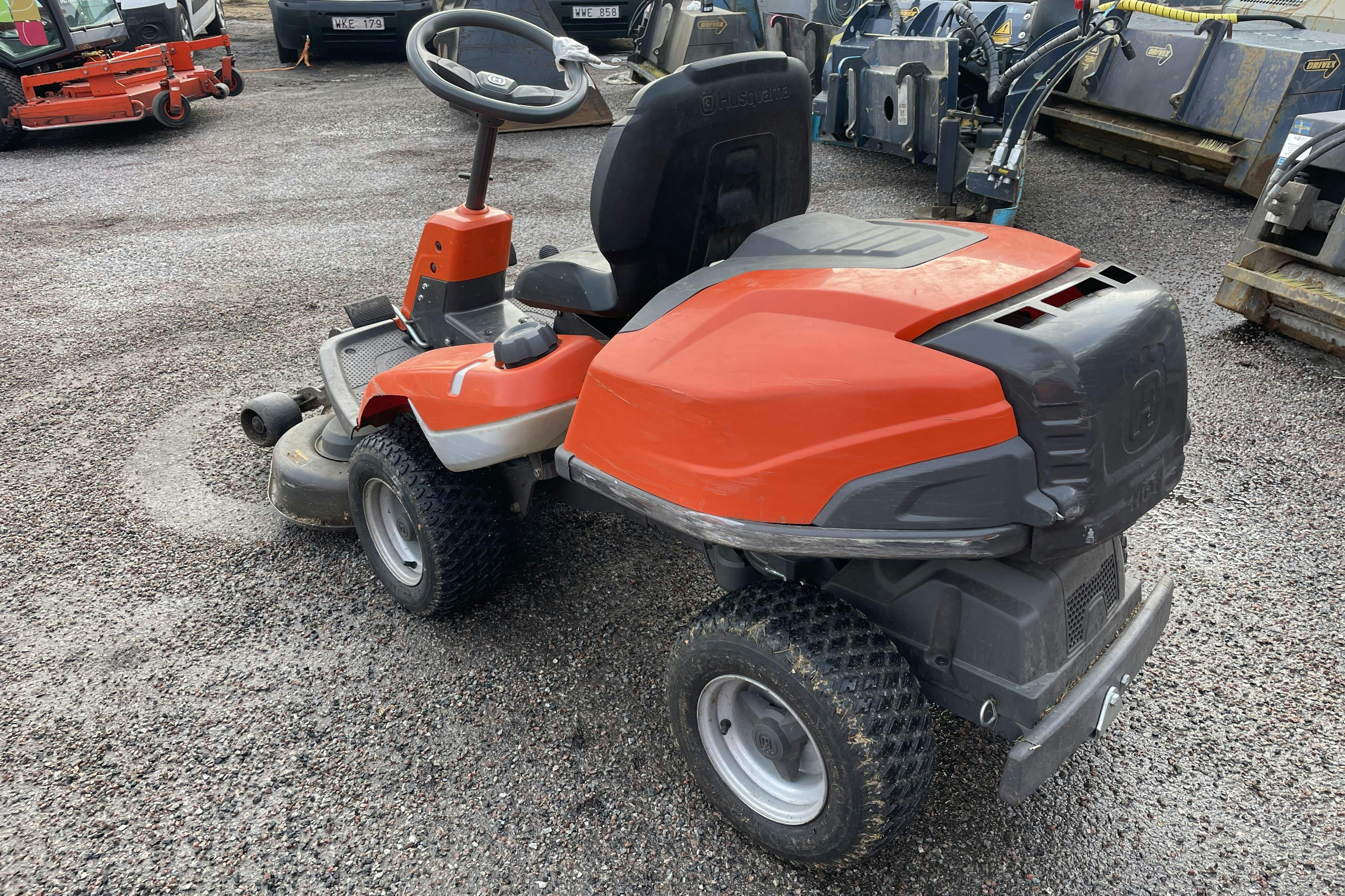Husqvarna R214TC -  - 2021