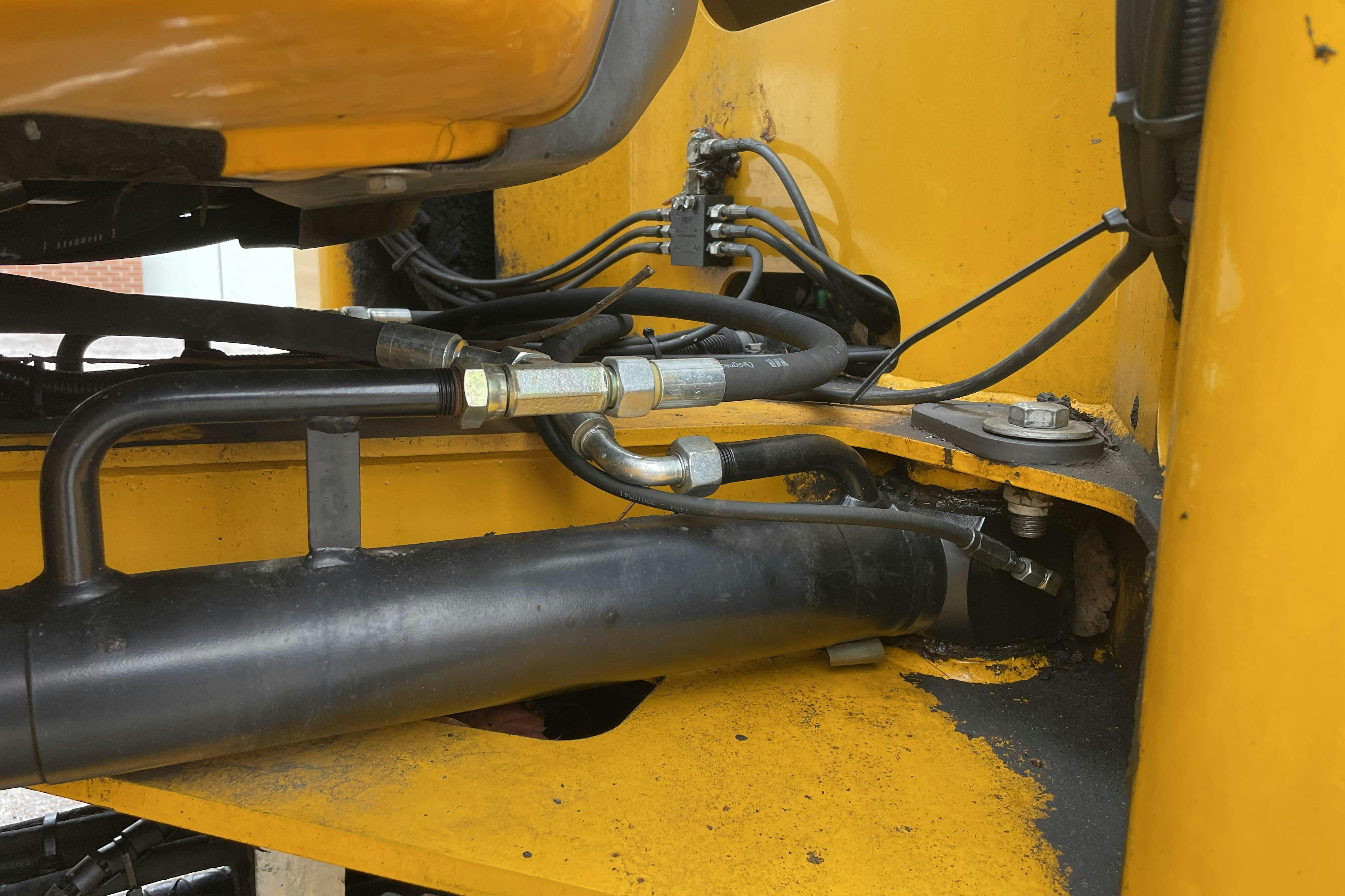 JCB 413S inkl redskap -  - Automat - 2014