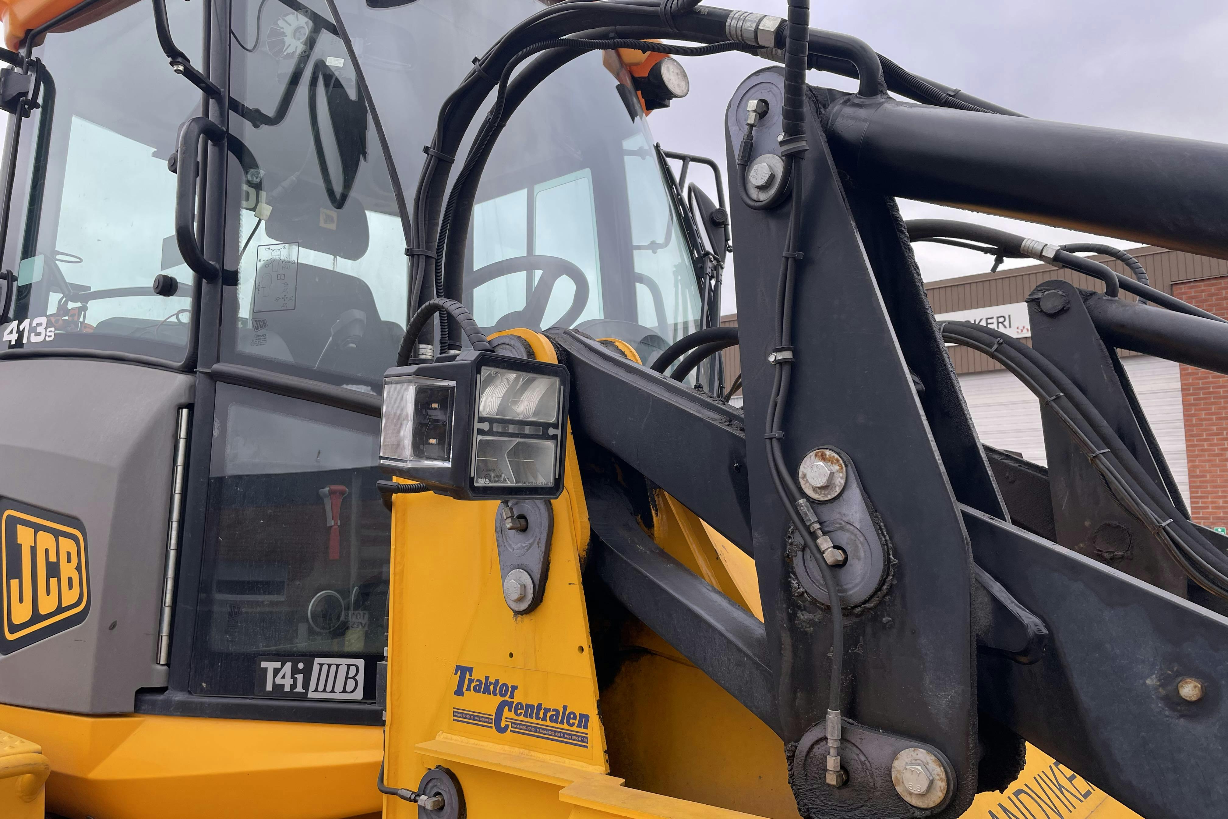 JCB 413S inkl redskap -  - Automat - 2014