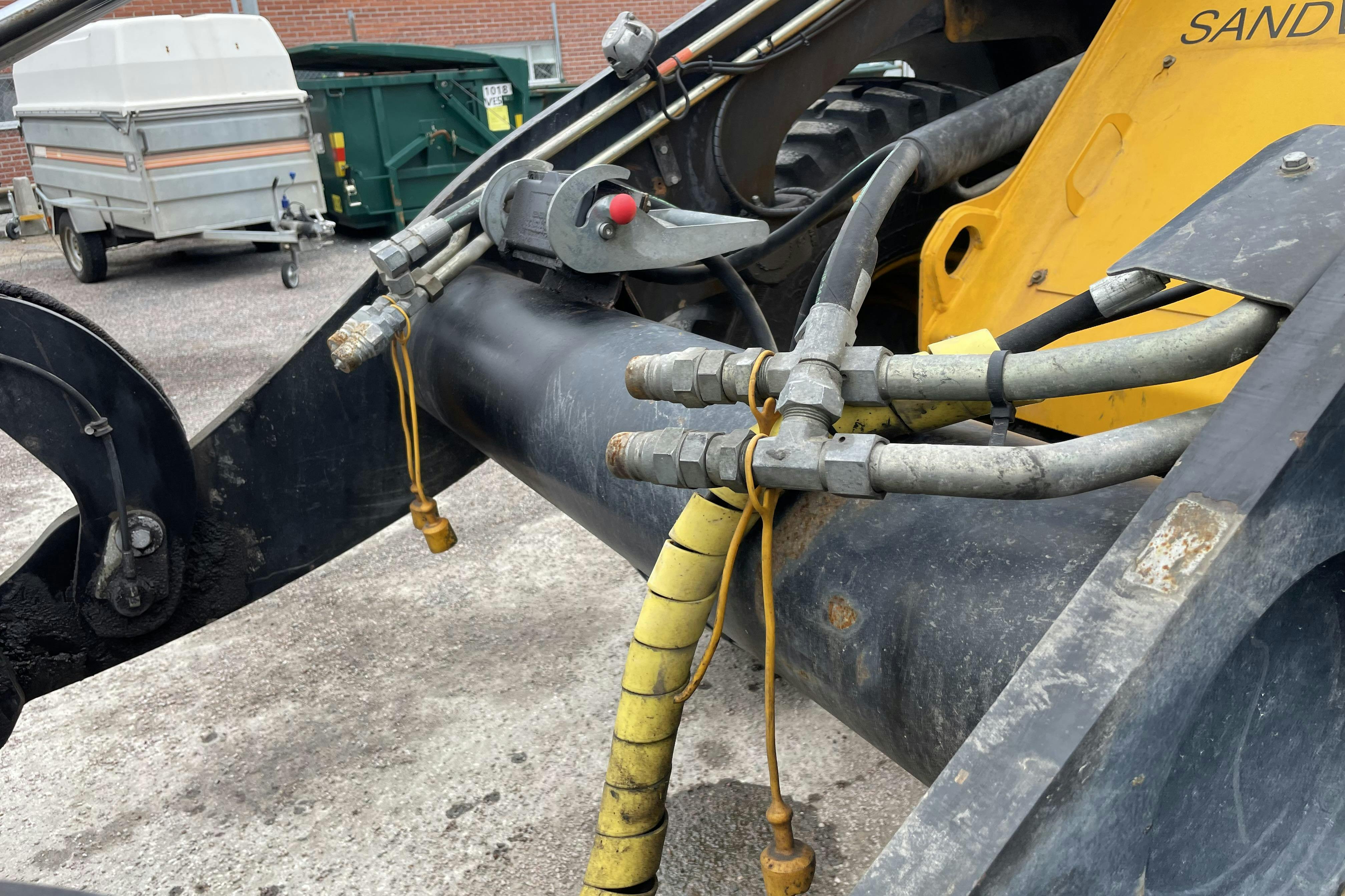 JCB 413S inkl redskap -  - Automat - 2014