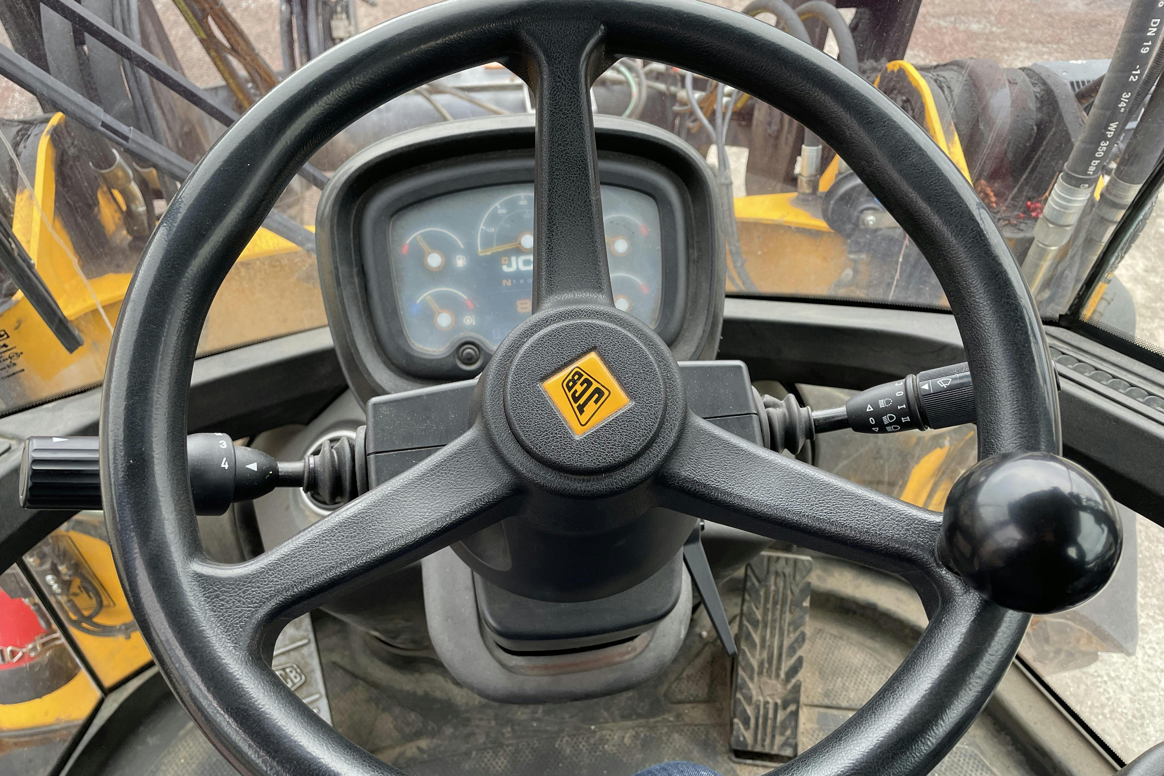 JCB 413S inkl redskap -  - Automat - 2014