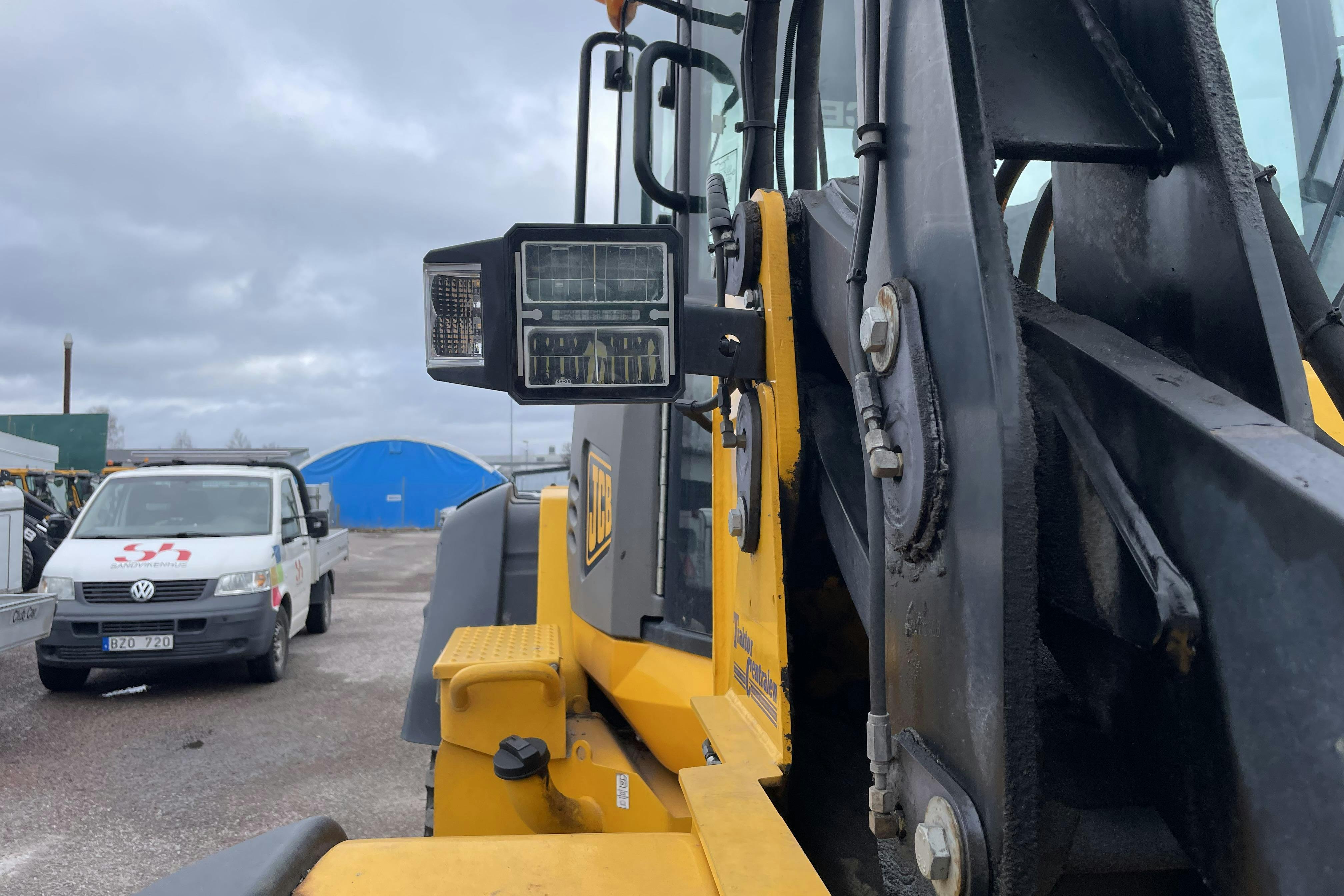 JCB 413S inkl redskap -  - Automat - 2014