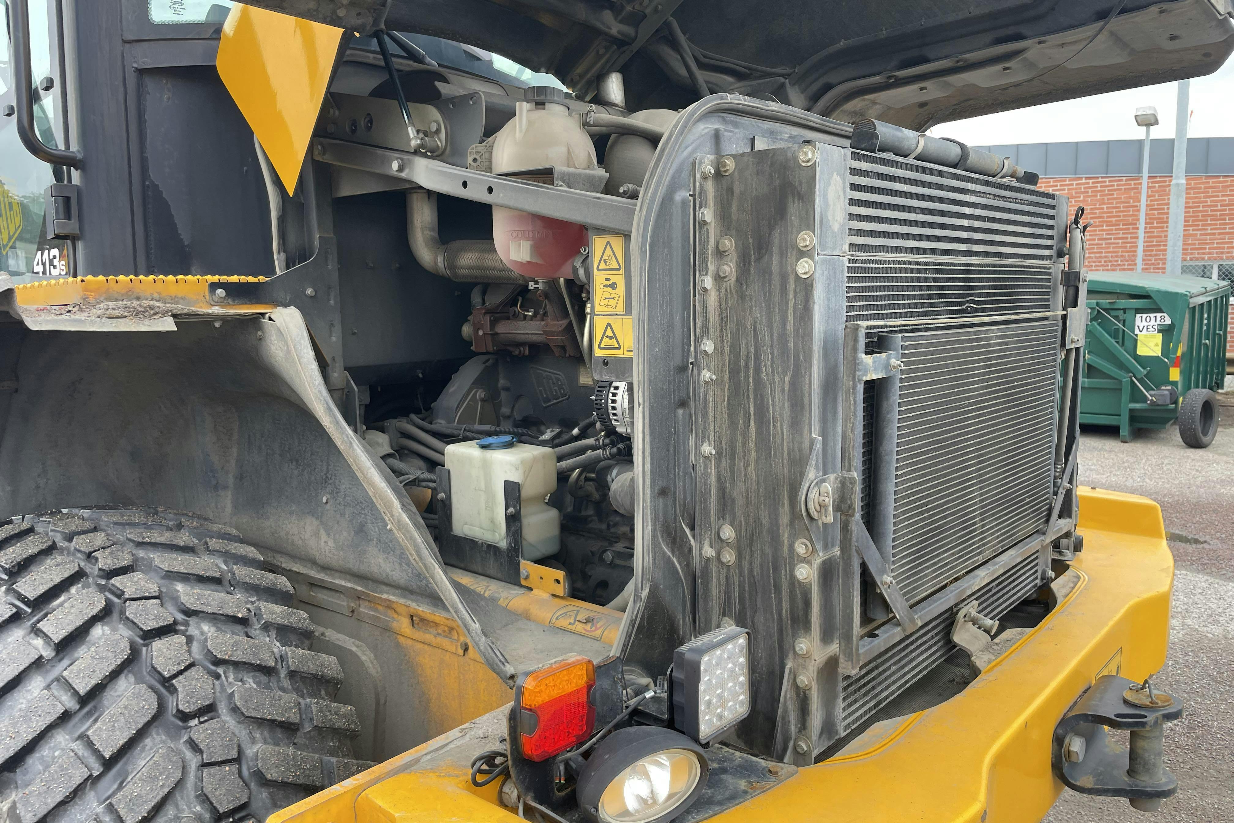 JCB 413S inkl redskap -  - Automat - 2014