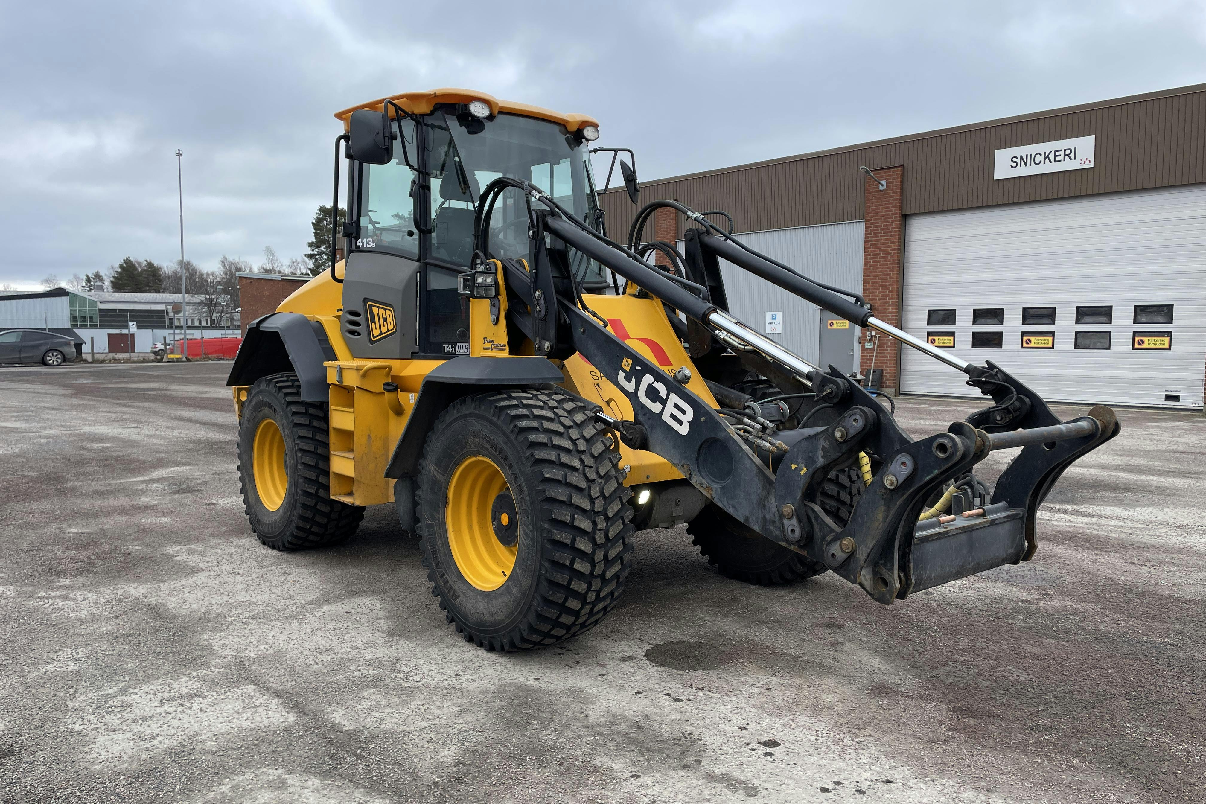JCB 413S inkl redskap -  - Automat - 2014