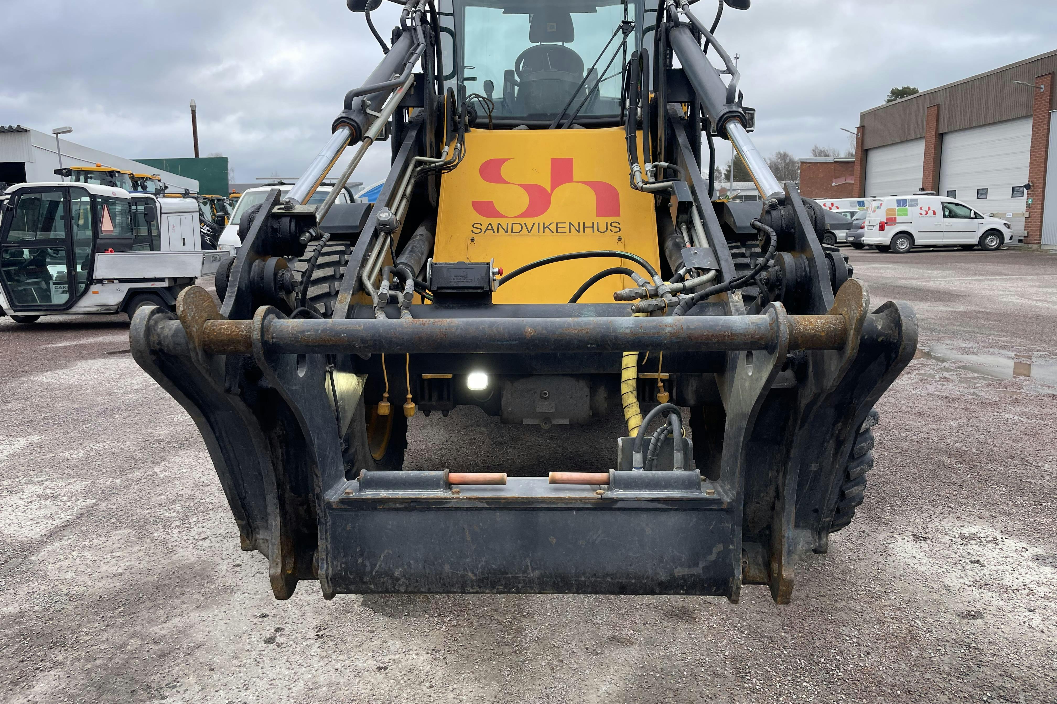 JCB 413S inkl redskap -  - Automat - 2014