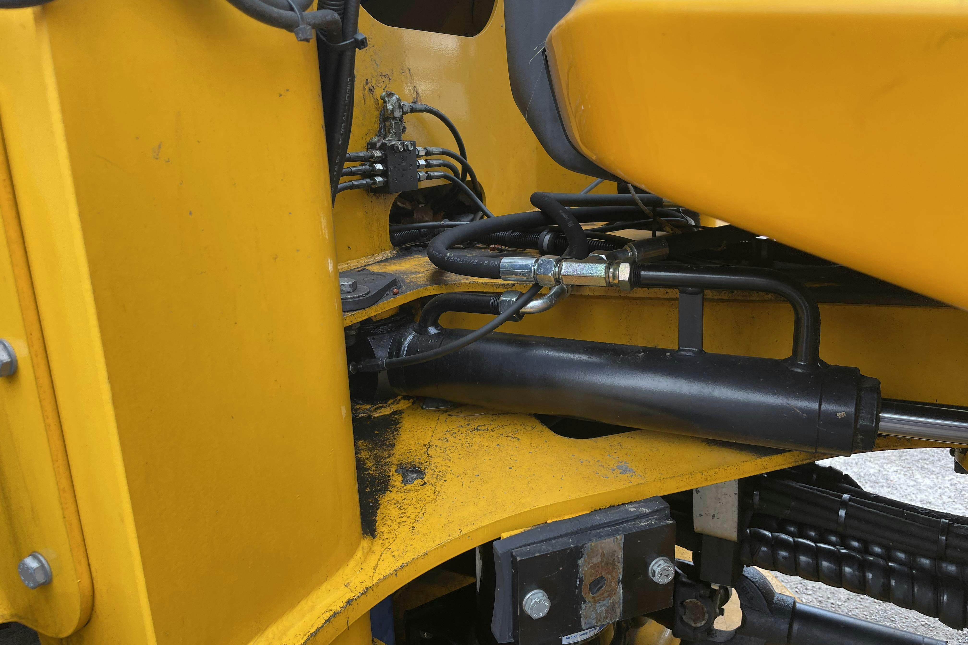 JCB 413S inkl redskap -  - Automat - 2014
