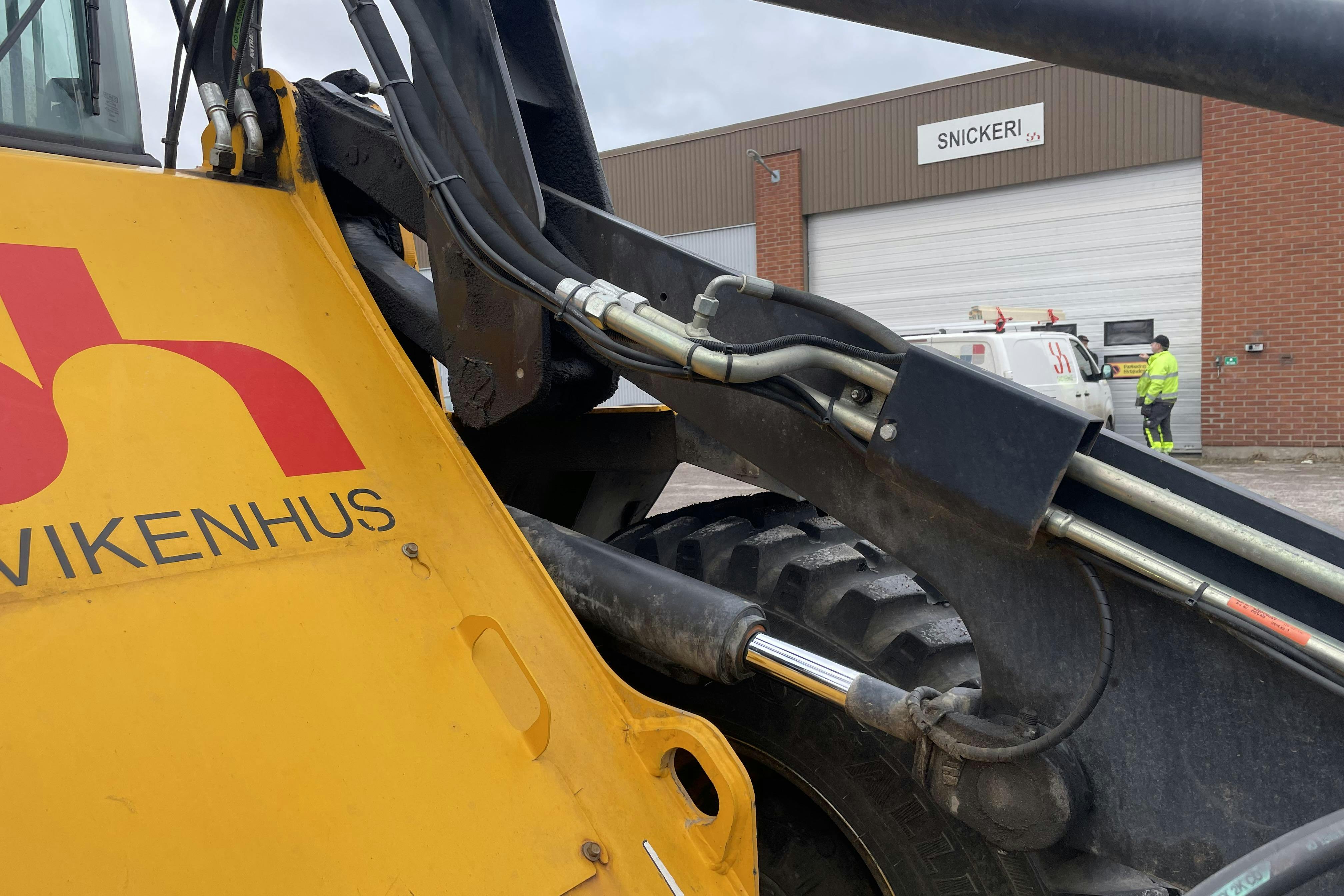 JCB 413S inkl redskap -  - Automat - 2014