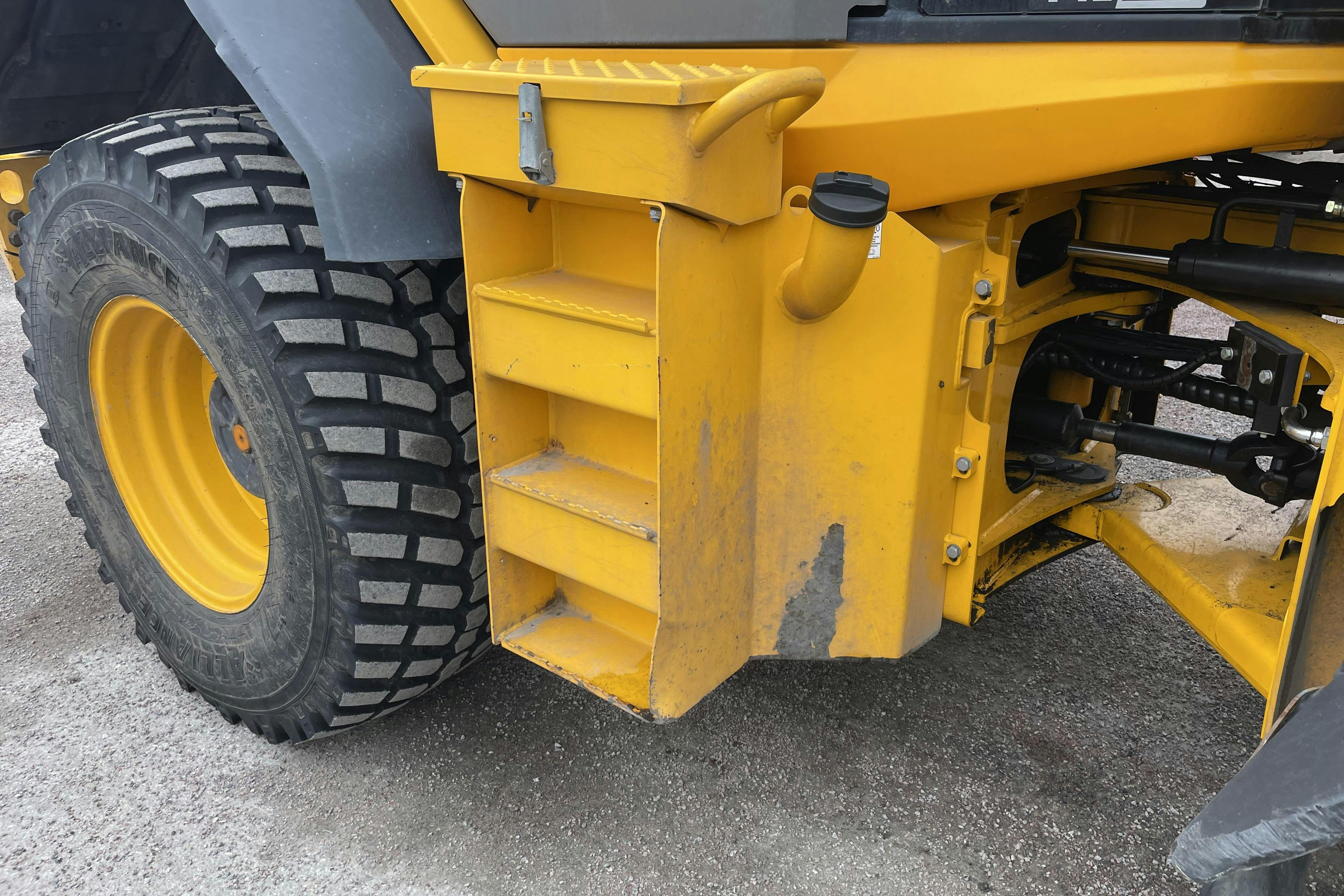 JCB 413S inkl redskap -  - Automat - 2014