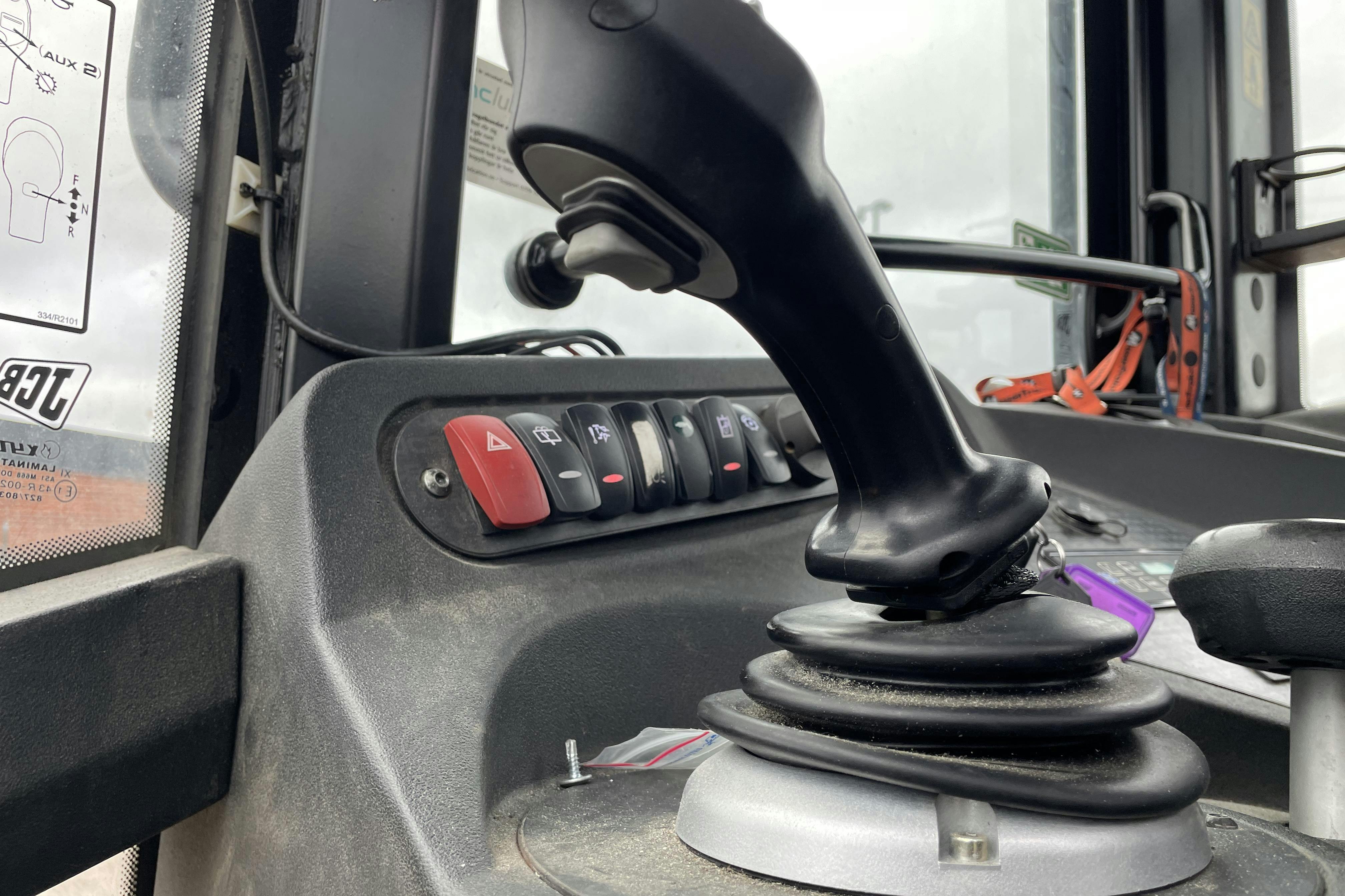 JCB 413S inkl redskap -  - Automat - 2014