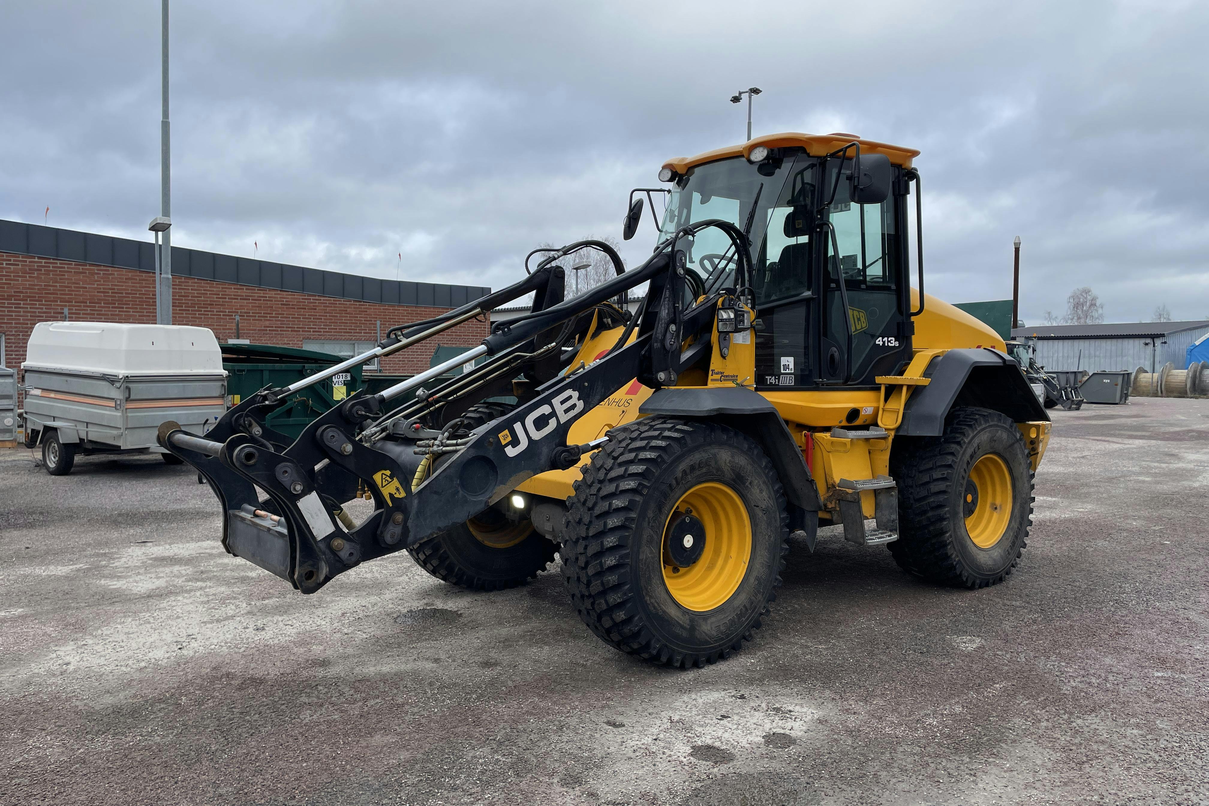 JCB 413S inkl redskap -  - Automat - 2014