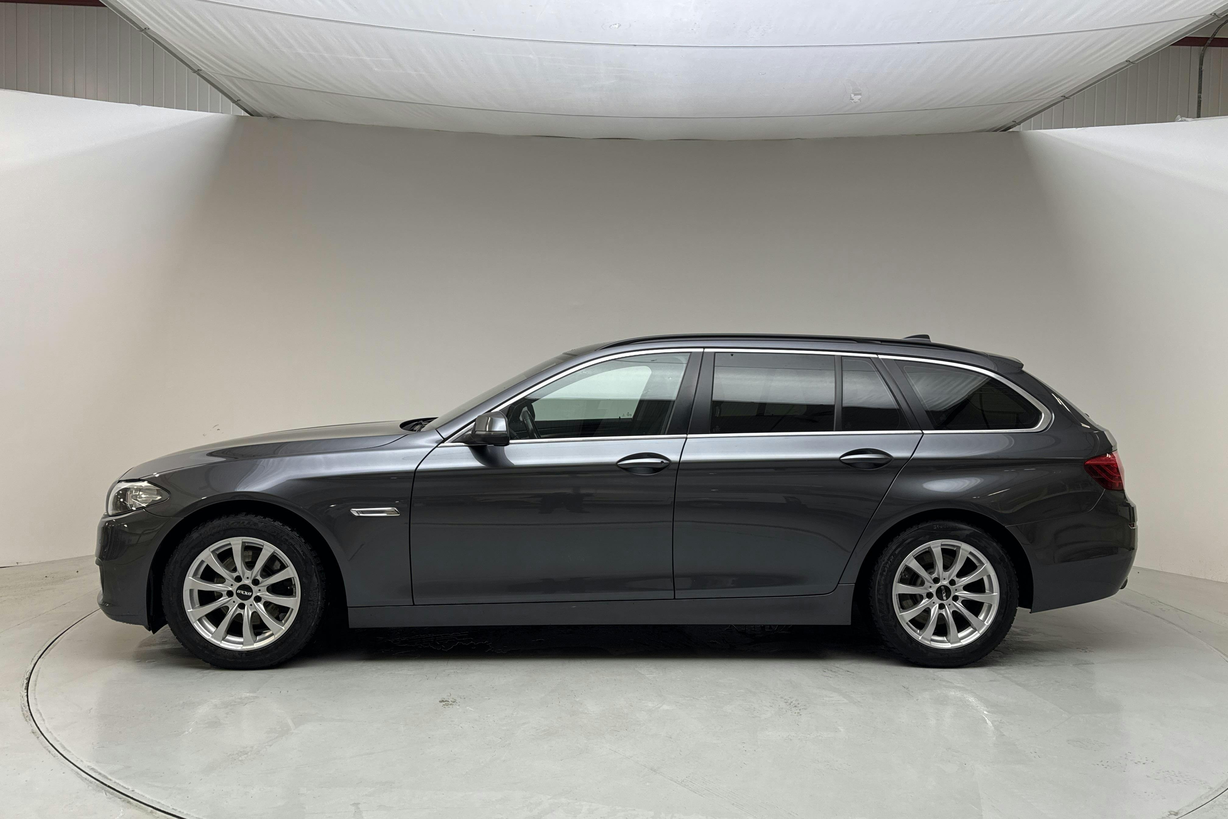 BMW 520d xDrive Touring, F11 (190hk) - 11 879 mil - Automat - grå - 2016