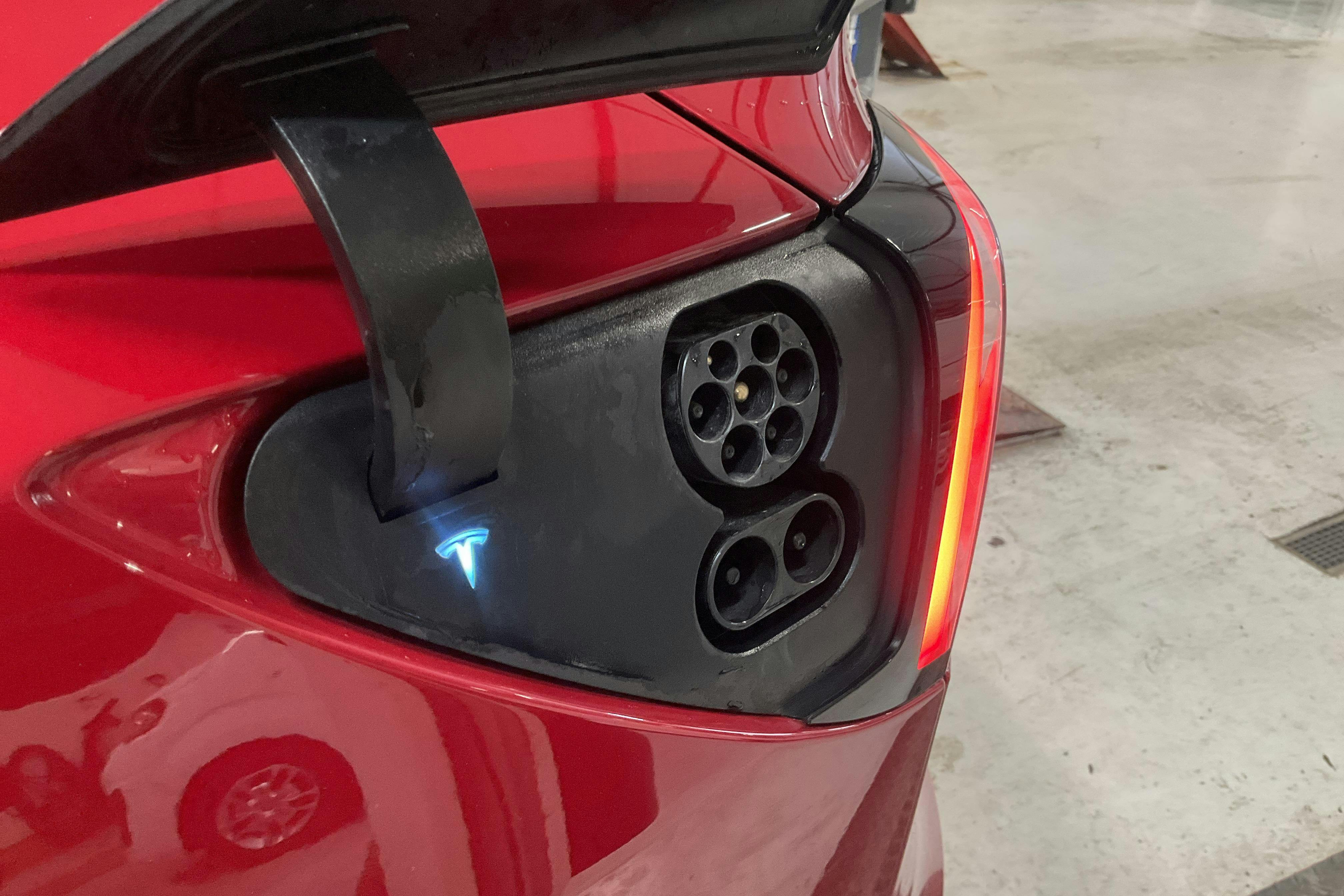 Tesla Model 3 Performance AWD - 65 070 km - Automaattinen - punainen - 2020
