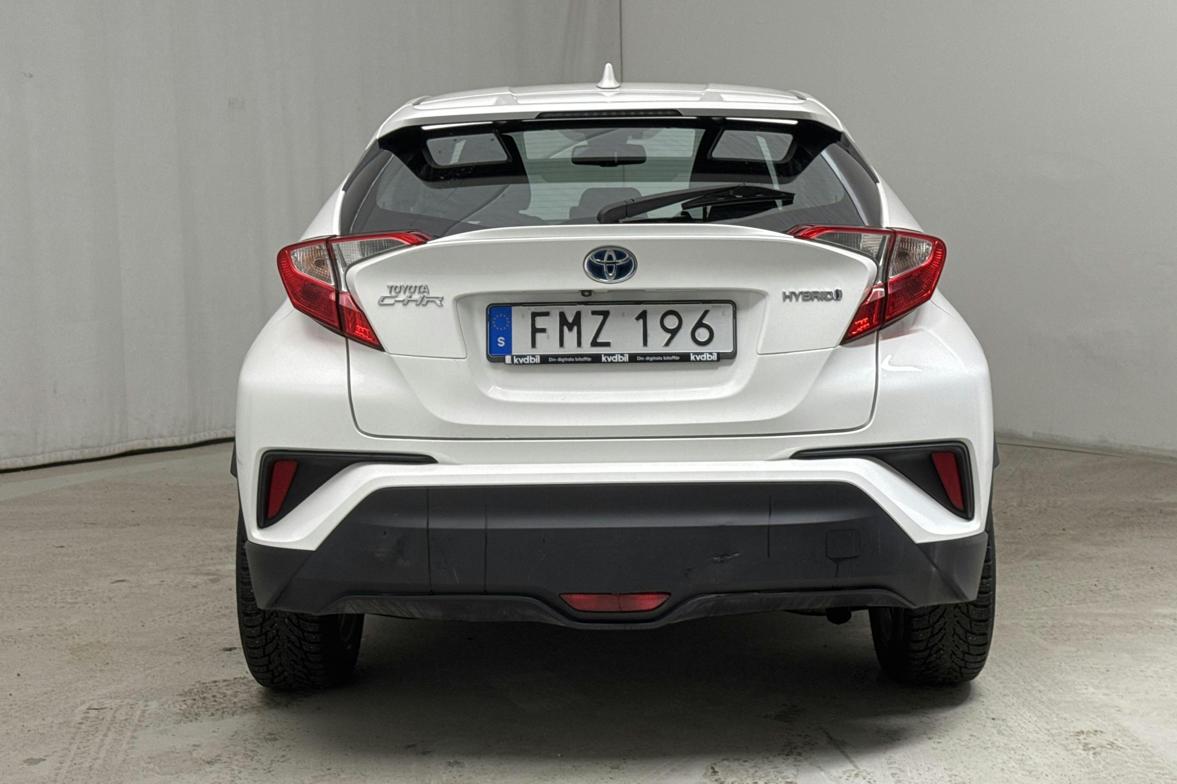 Toyota C-HR 1.8 HSD (122hk) - 16 334 mil - Automat - vit - 2019