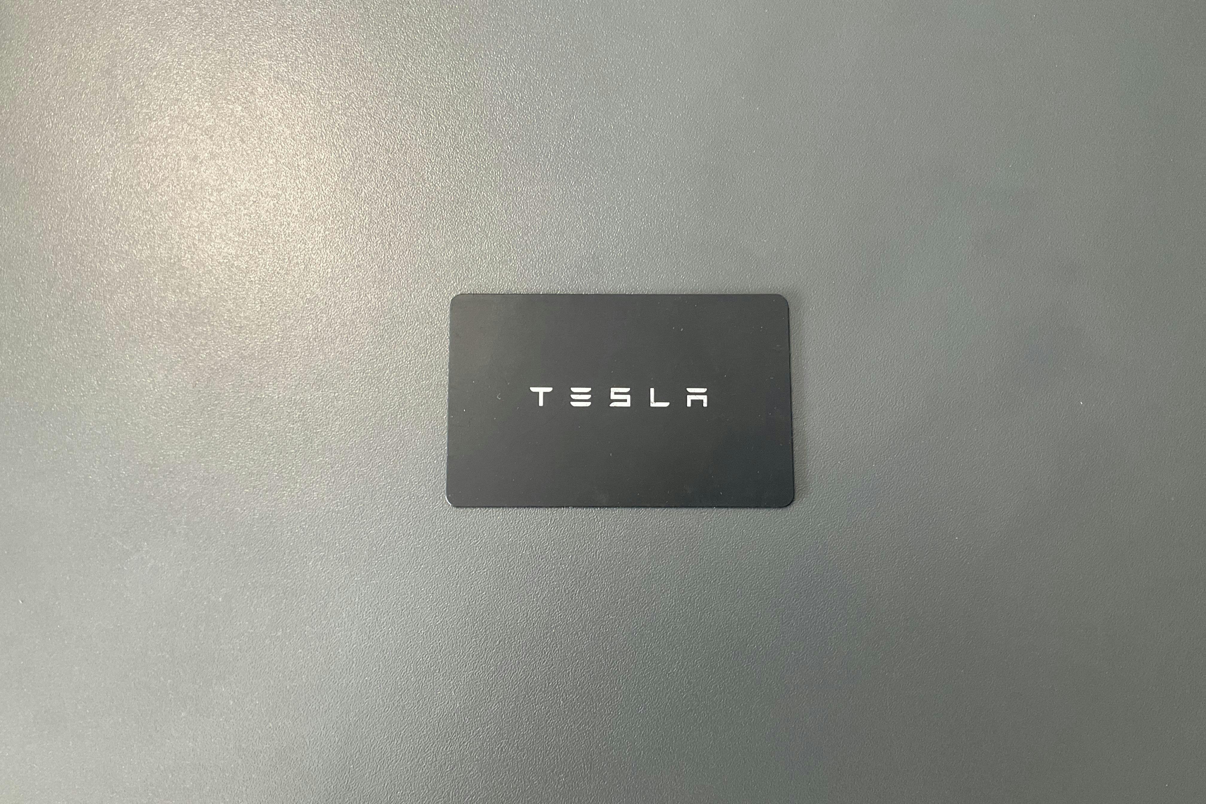 Presentation photo 20 of 20: Tesla Model Y Long Range Dual Motor AWD - 41 750 km - Automatic - black - 2023