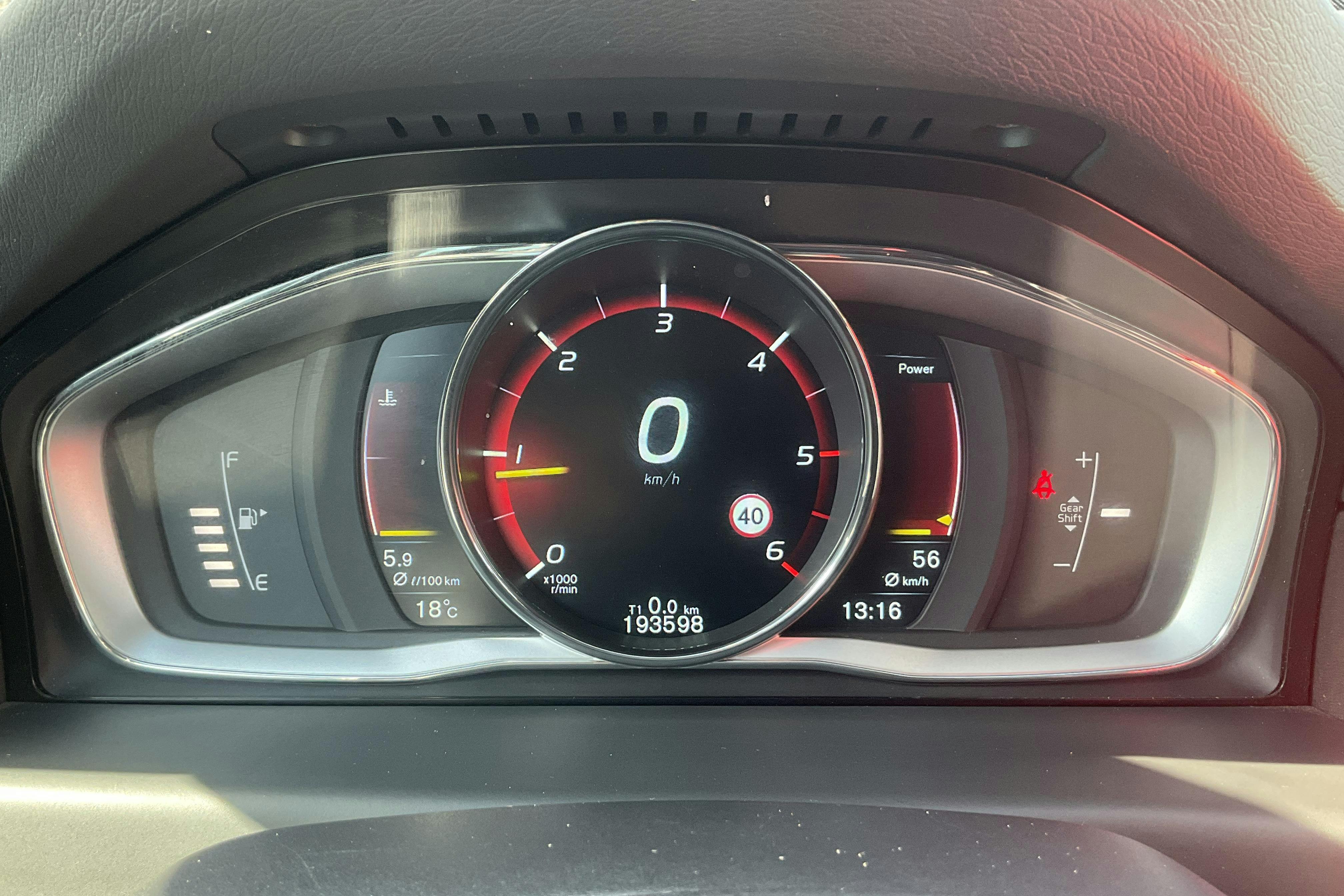 Volvo XC70 II D4 2WD (181hk) - 193 600 km - Manual - black - 2015