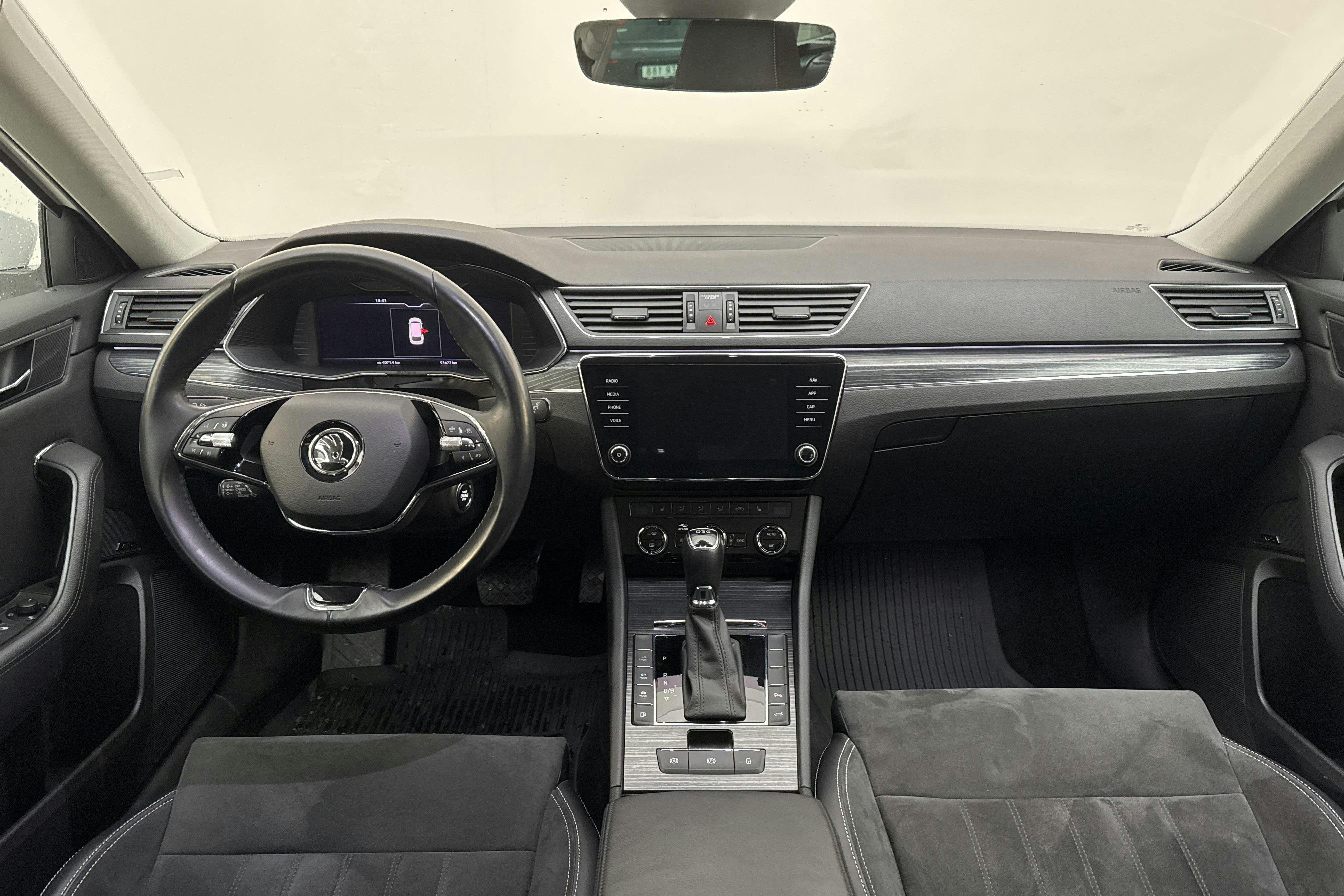 Skoda Superb 1.4 TSI PHEV Kombi (218hk) - 5 347 mil - Automat - vit - 2021
