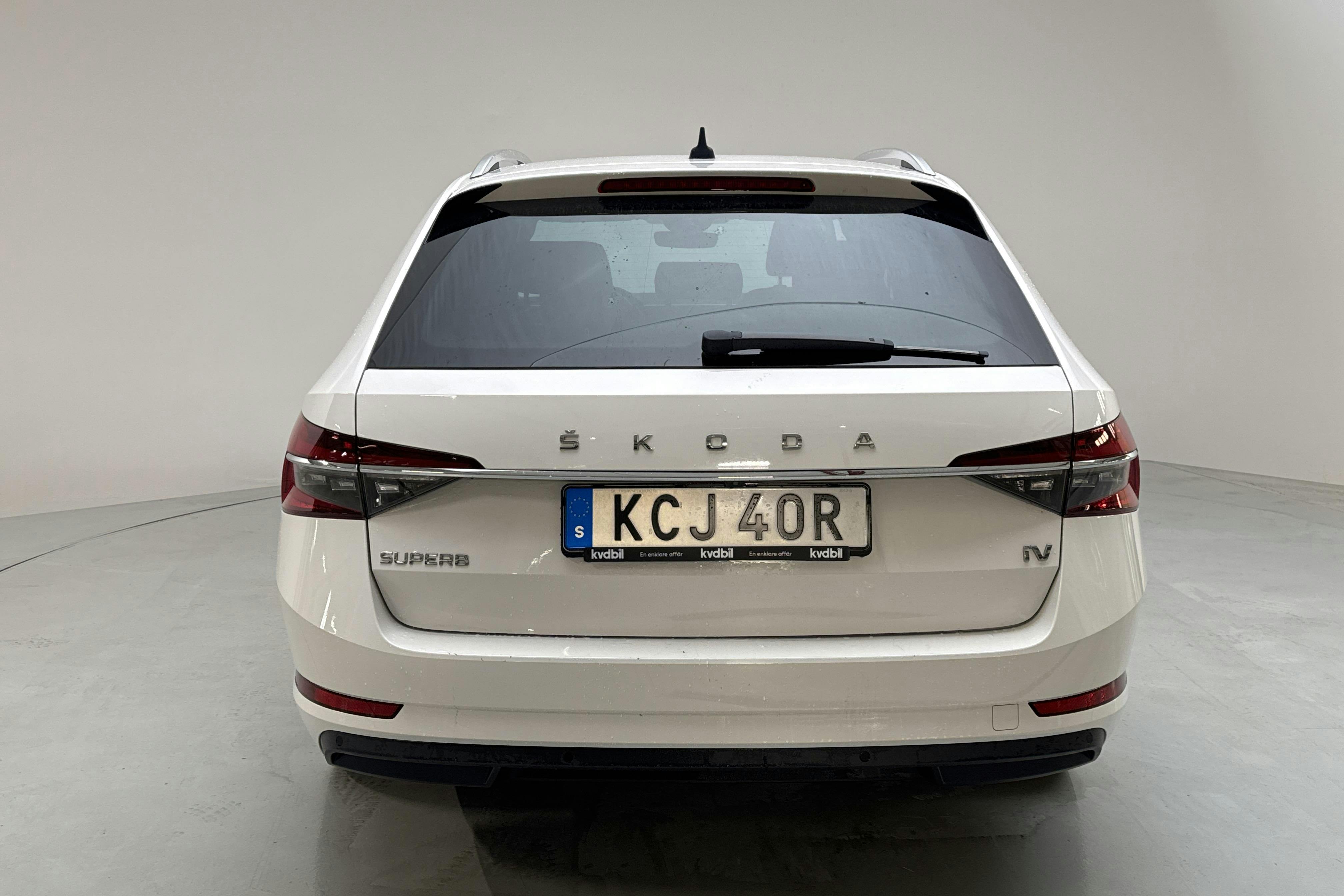 Skoda Superb 1.4 TSI PHEV Kombi (218hk) - 5 347 mil - Automat - vit - 2021