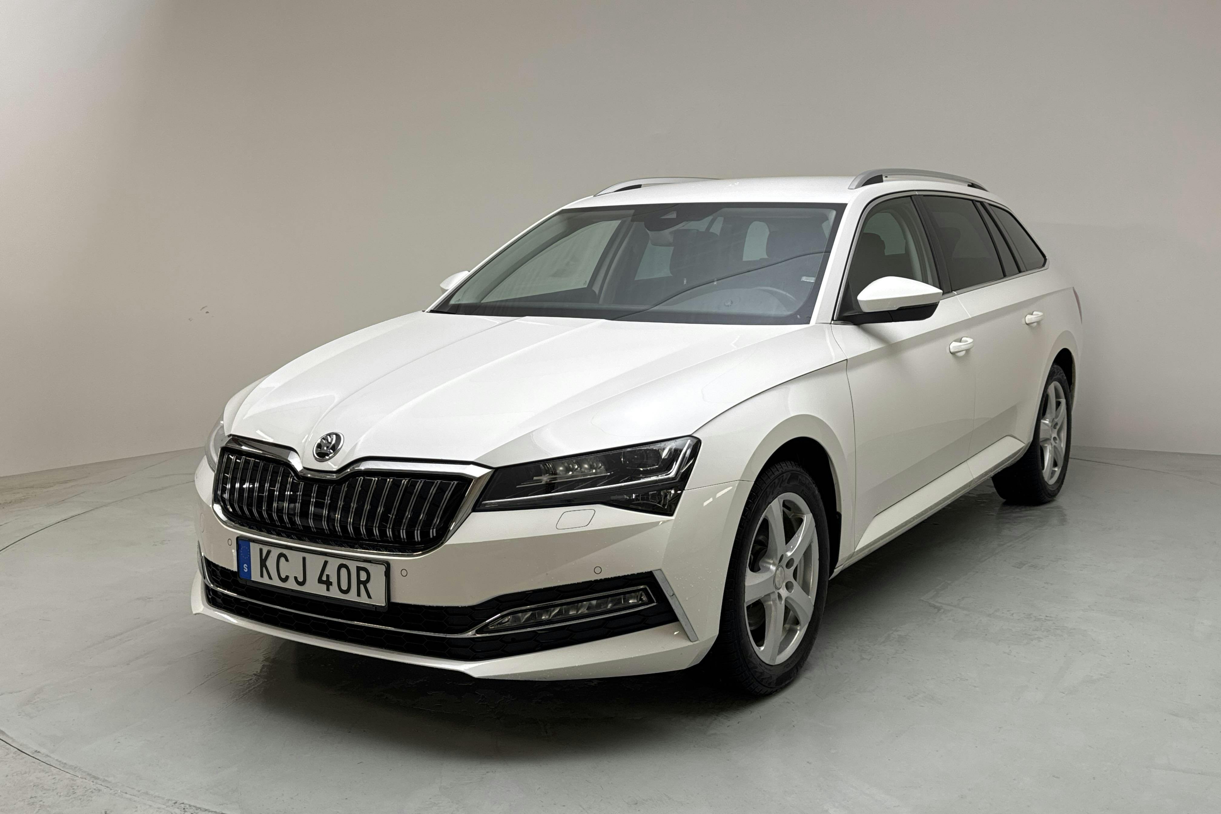 Skoda Superb 1.4 TSI PHEV Kombi (218hk) - 5 347 mil - Automat - vit - 2021