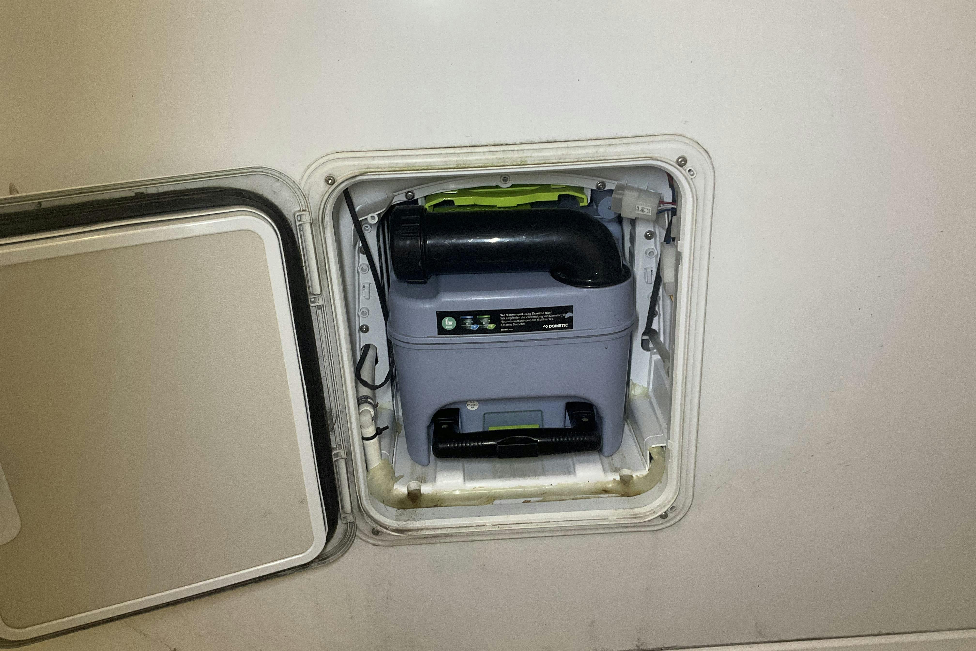 FIAT WEINSBERG CaraSuite 650 MF Husbil - 91 120 km - Käsitsi - valge - 2021