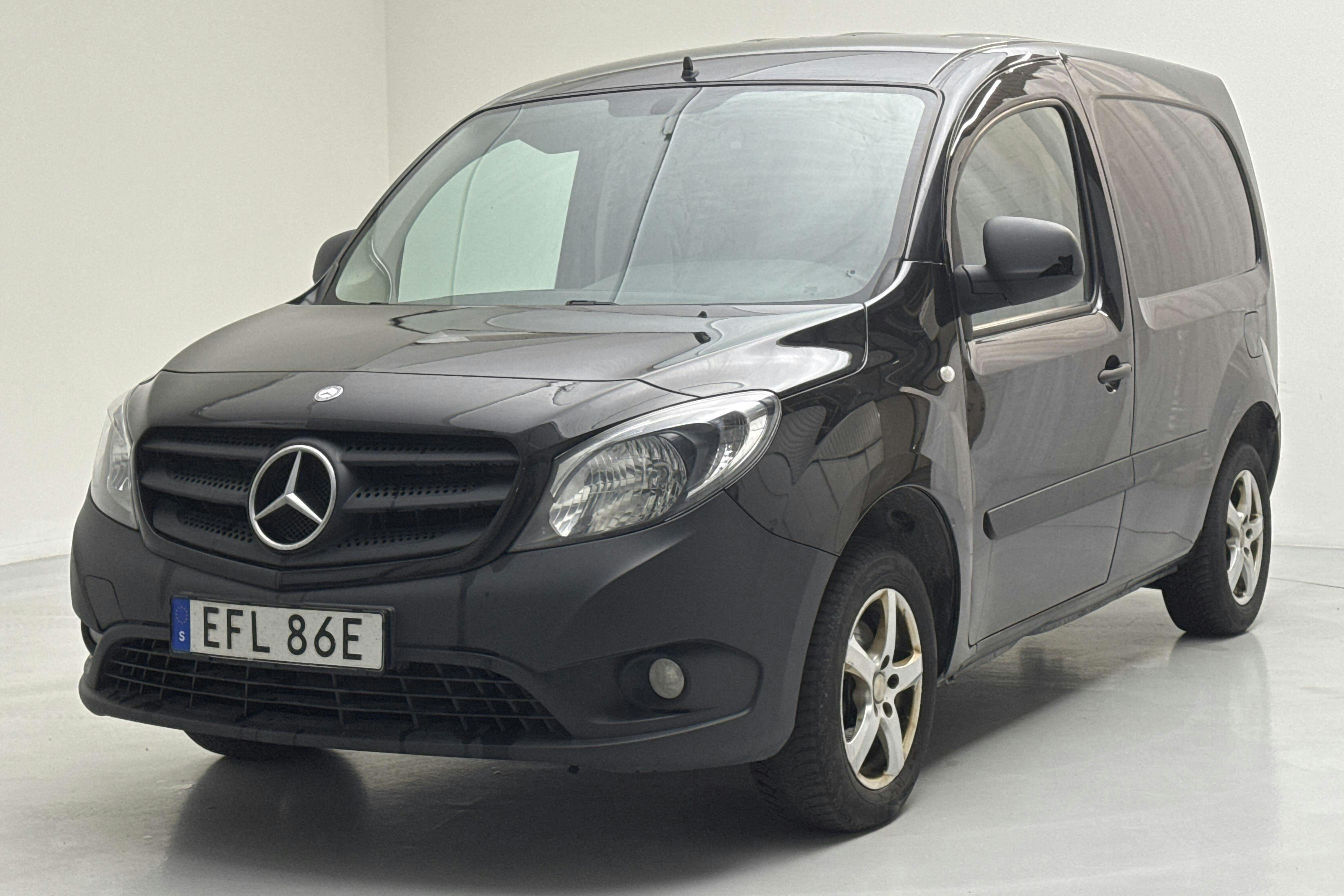Mercedes Citan 109 1.5 CDI (90hk) - 146 450 km - Käsitsi - must - 2019