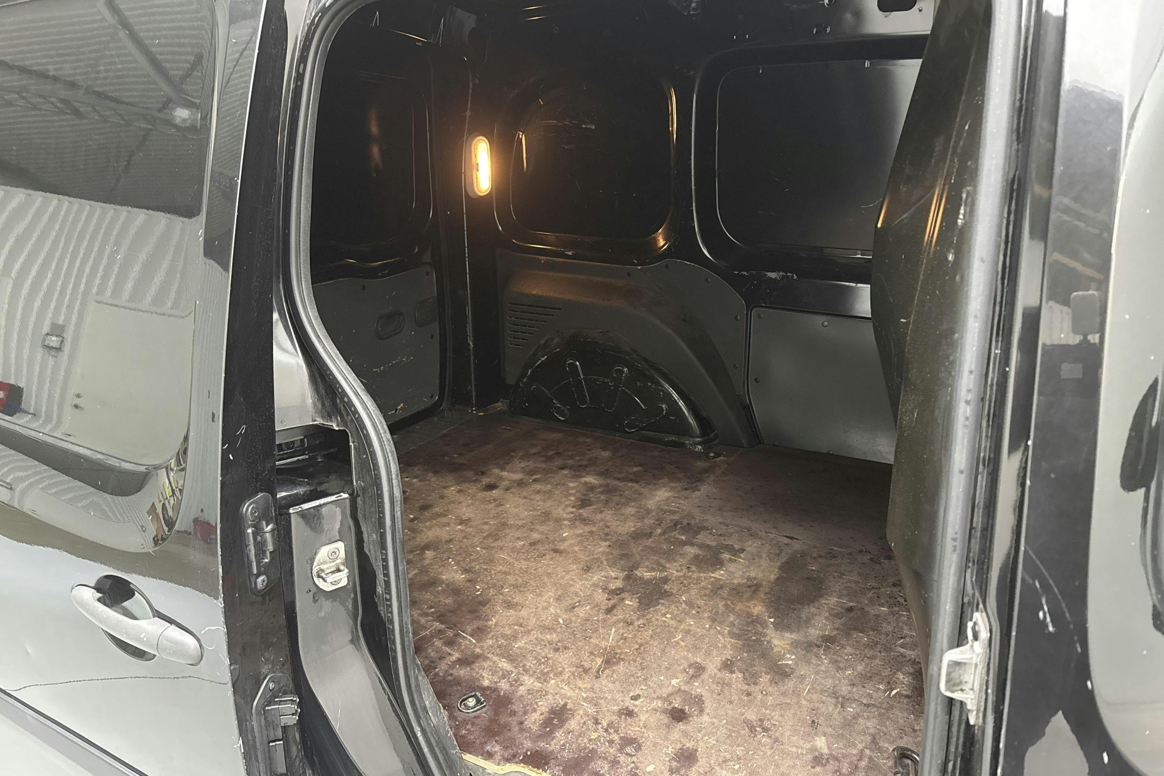 Mercedes Citan 109 1.5 CDI (90hk) - 146 450 km - Käsitsi - must - 2019