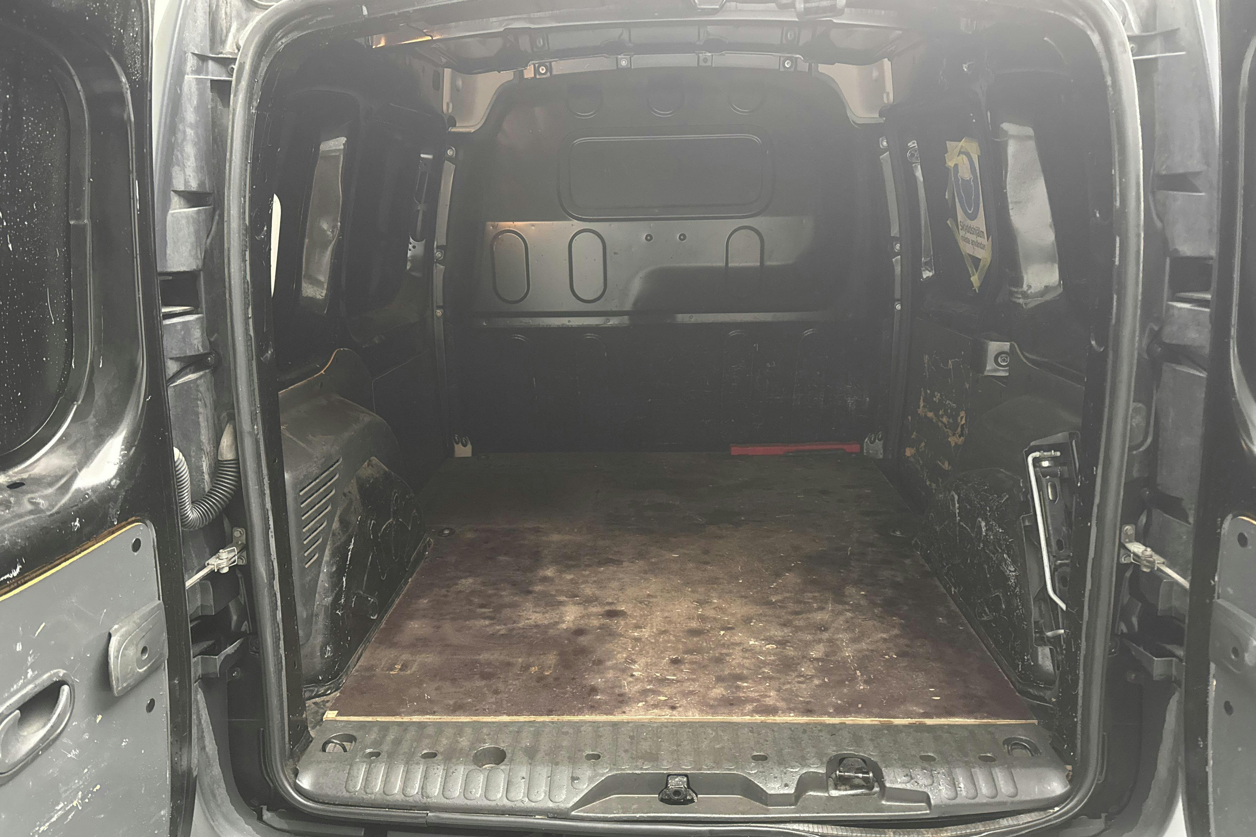 Mercedes Citan 109 1.5 CDI (90hk) - 146 450 km - Käsitsi - must - 2019