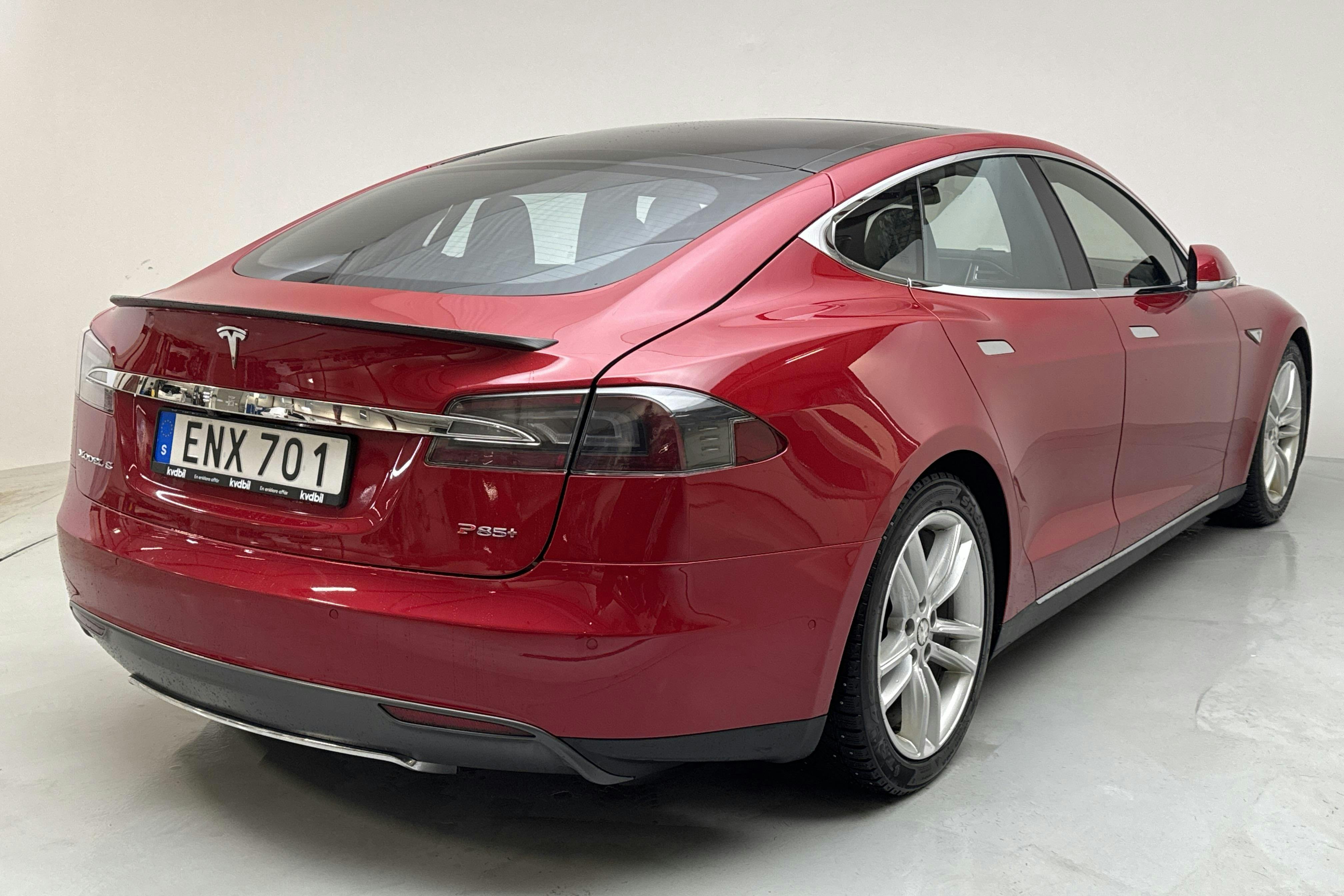 Tesla Model S P85+ - 16 917 mil - Automat - röd - 2014