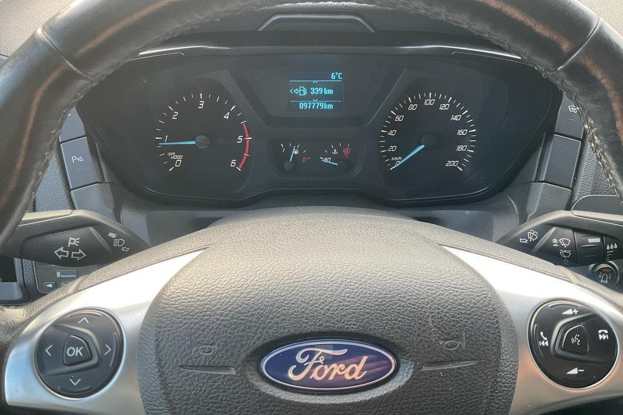 Ford Transit 350 2.0 TDCi AWD Skåp (130hk) - 9 778 mil - Manuell - vit - 2018