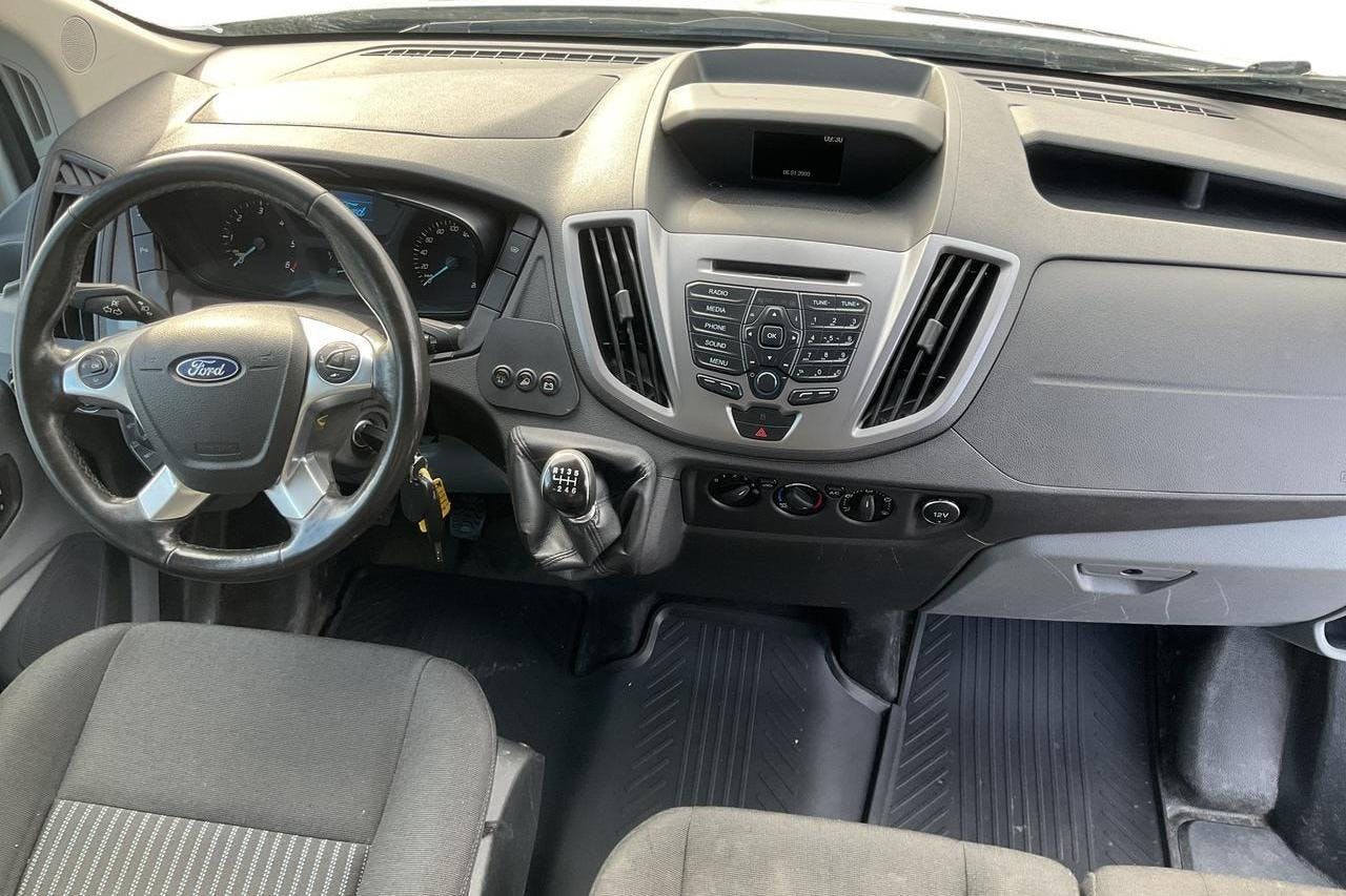 Ford Transit 350 2.0 TDCi AWD Skåp (130hk) - 9 778 mil - Manuell - vit - 2018
