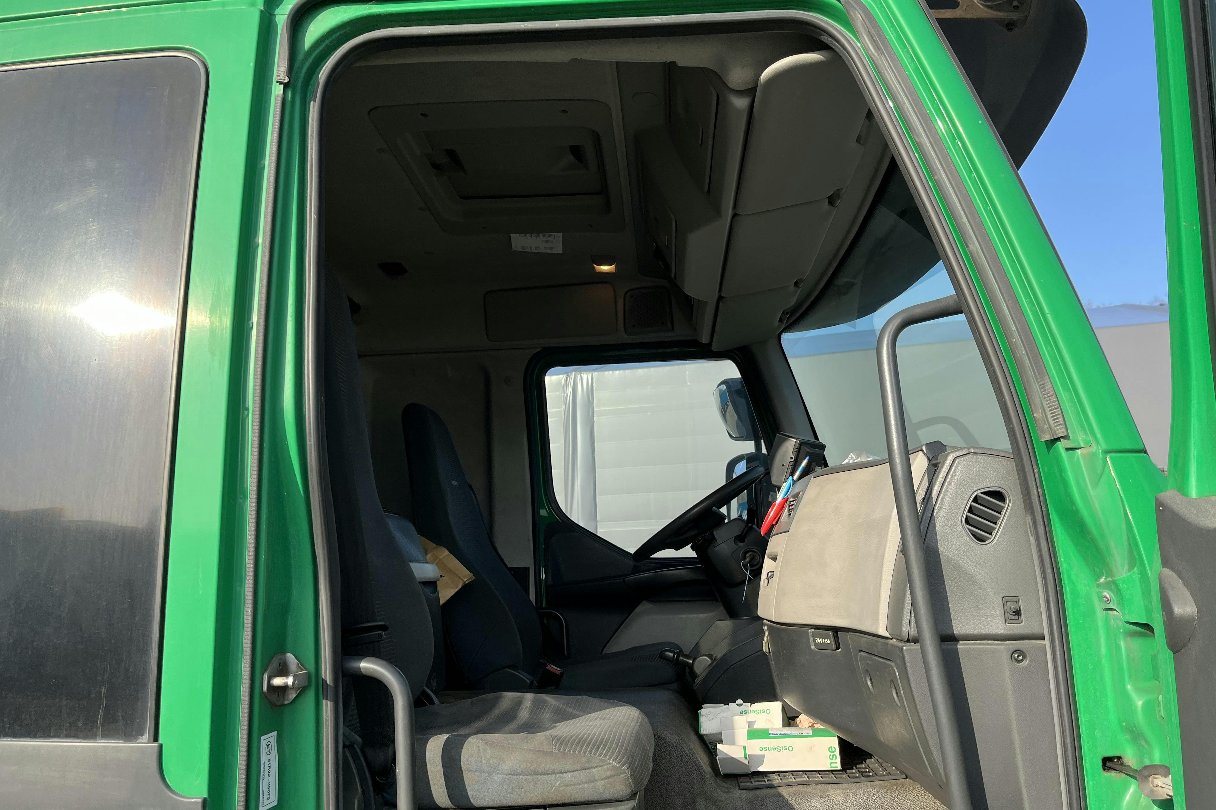 VOLVO FL240 kärltvätt - 119 681 km - Automat - grön - 2008