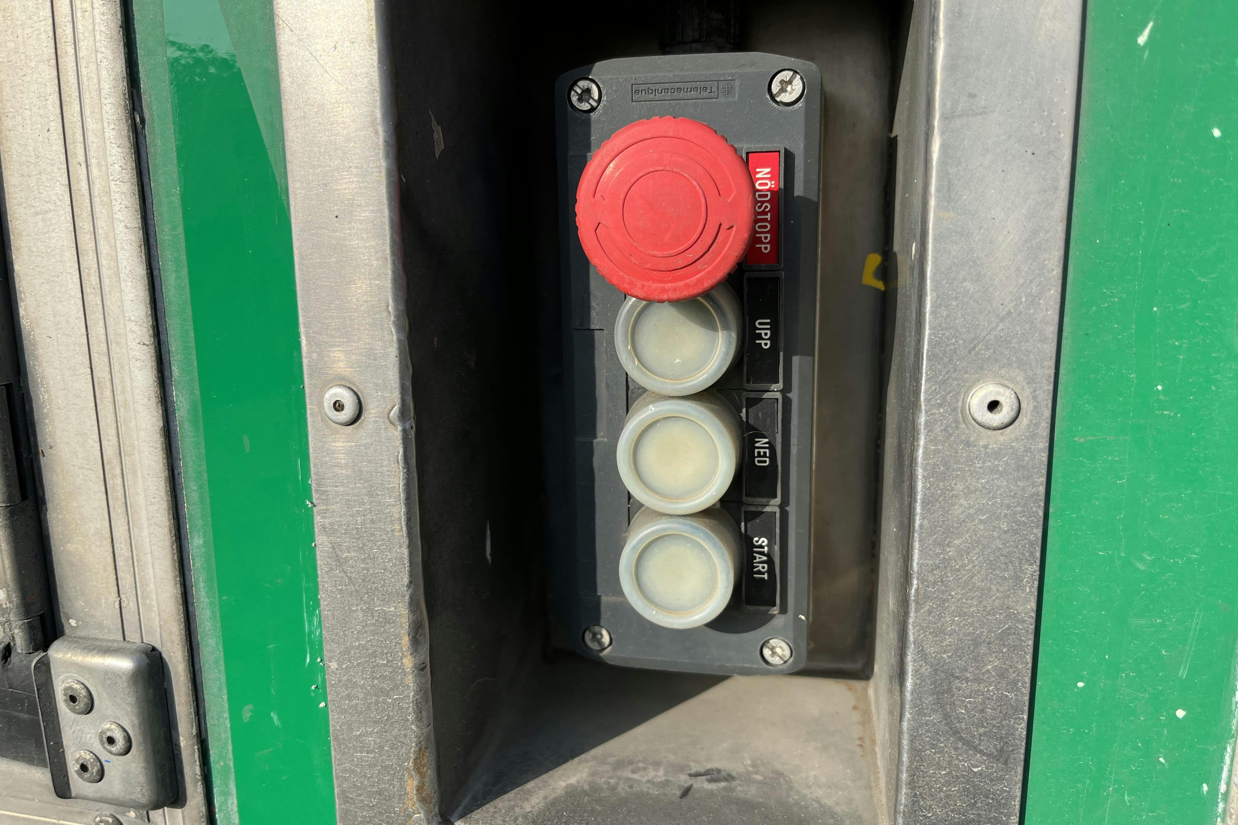 VOLVO FL240 kärltvätt - 119 681 km - Automat - grön - 2008