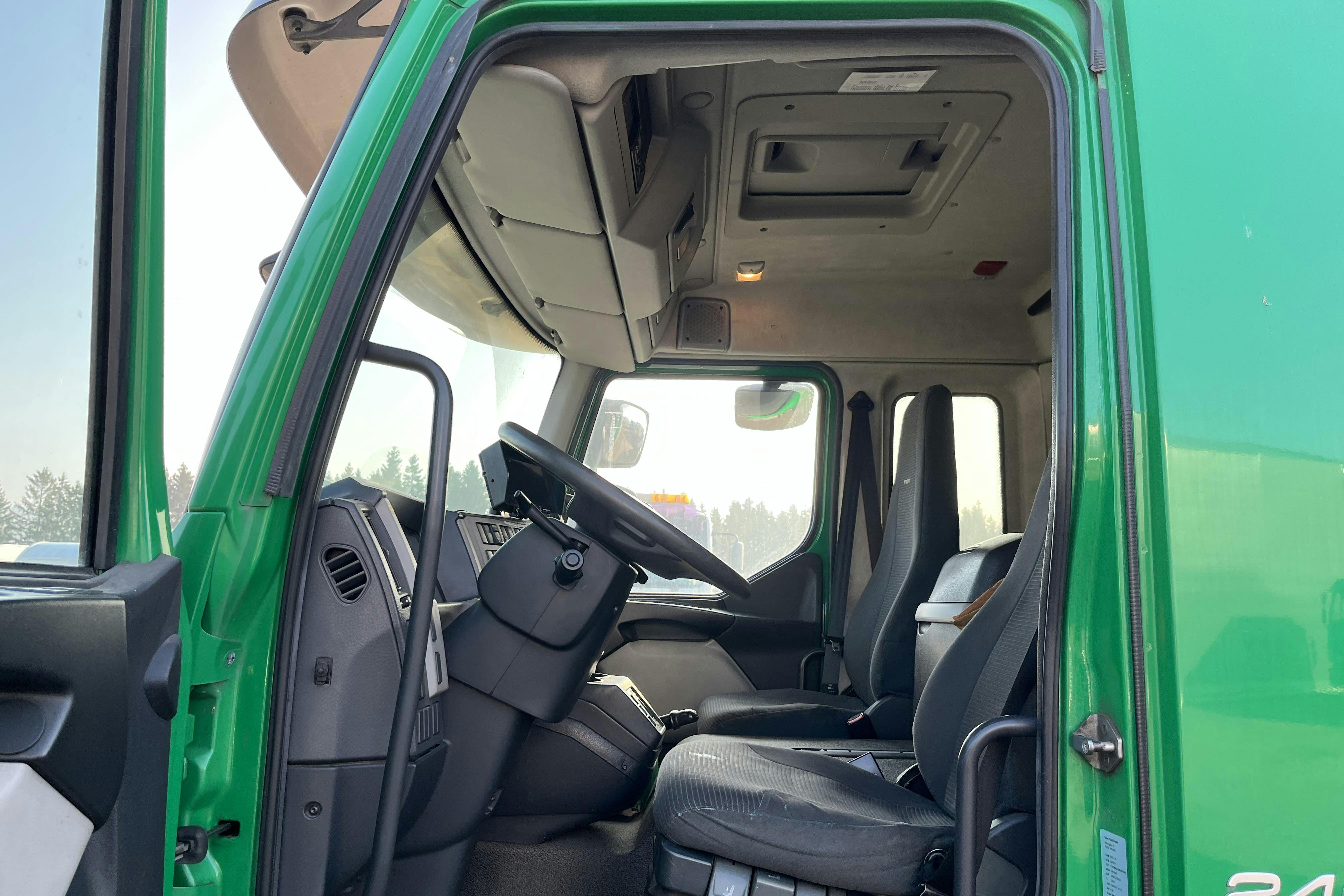 VOLVO FL240 kärltvätt - 119 681 km - Automat - grön - 2008