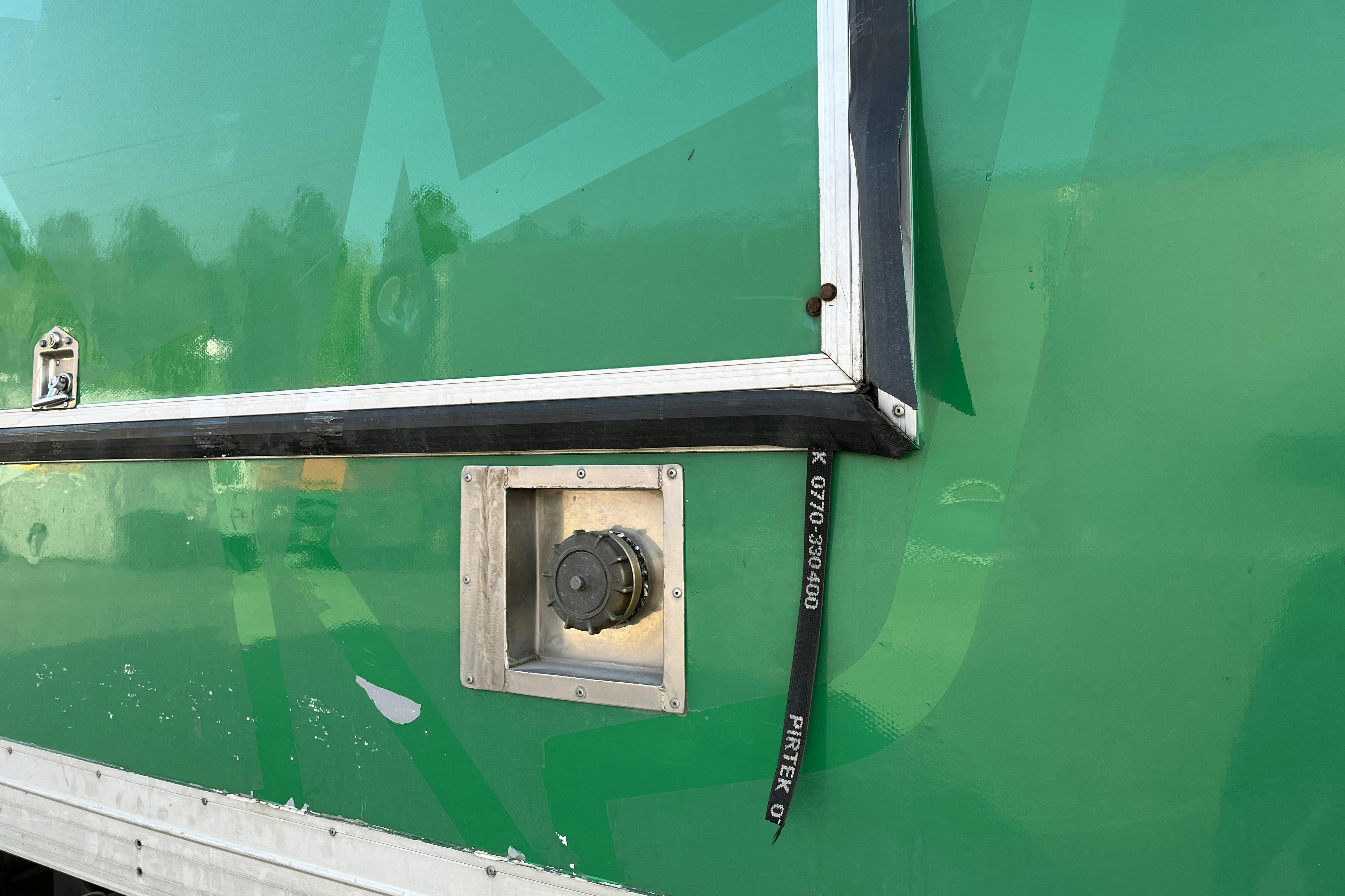 VOLVO FL240 kärltvätt - 119 681 km - Automat - grön - 2008