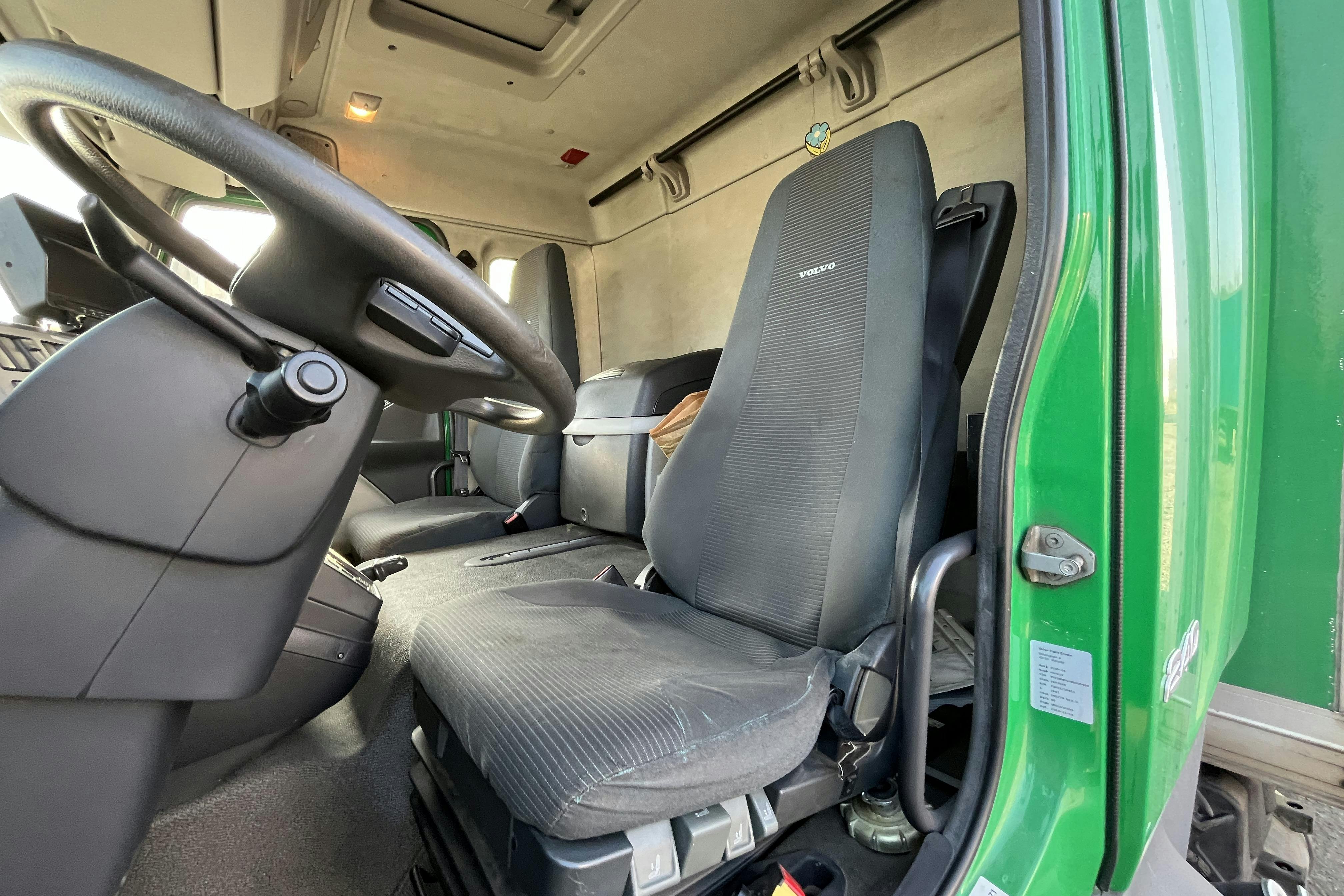 VOLVO FL240 kärltvätt - 119 681 km - Automat - grön - 2008