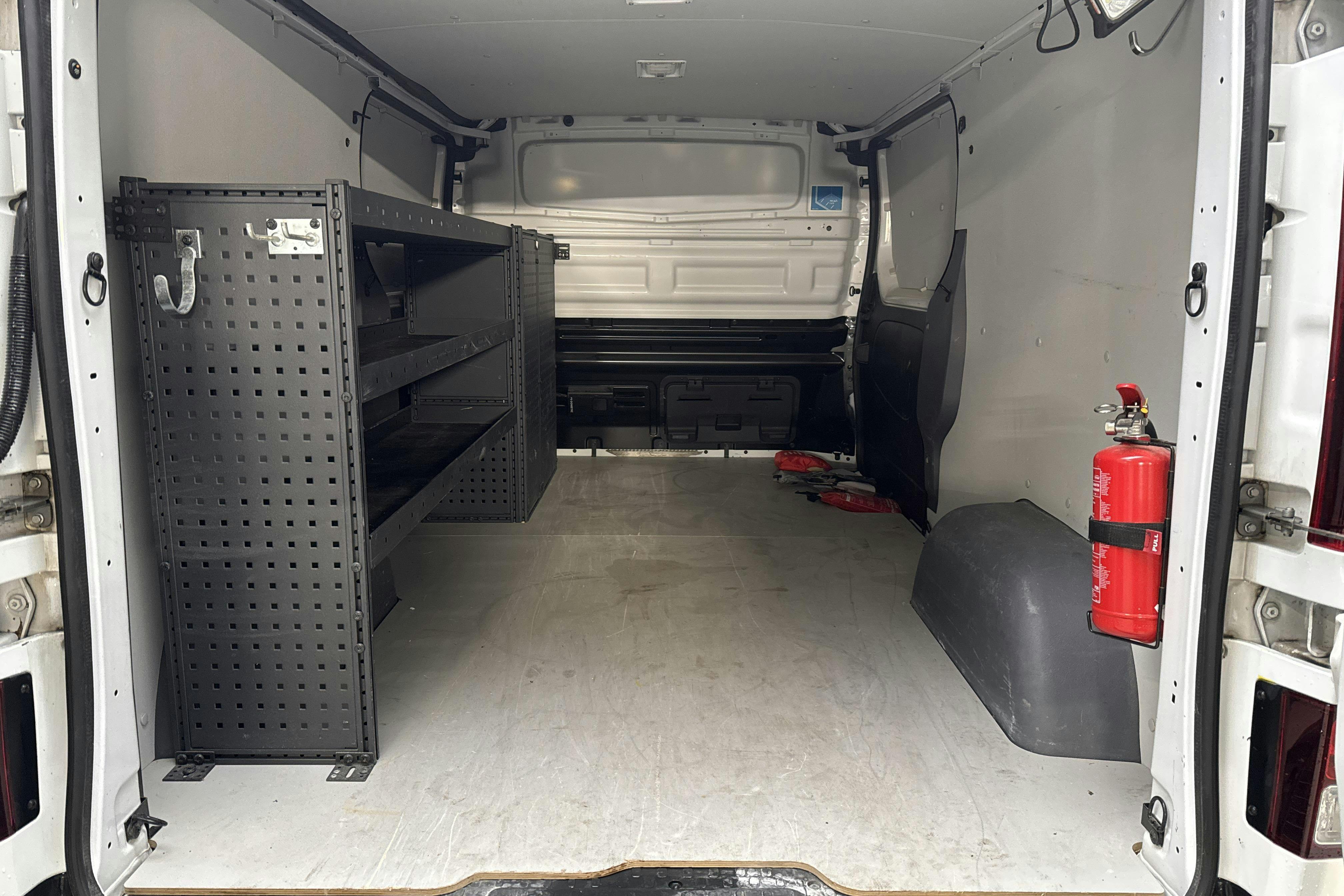Renault Trafic 2.0 dCi Skåp (145hk) - 3 107 mil - Manuell - vit - 2021