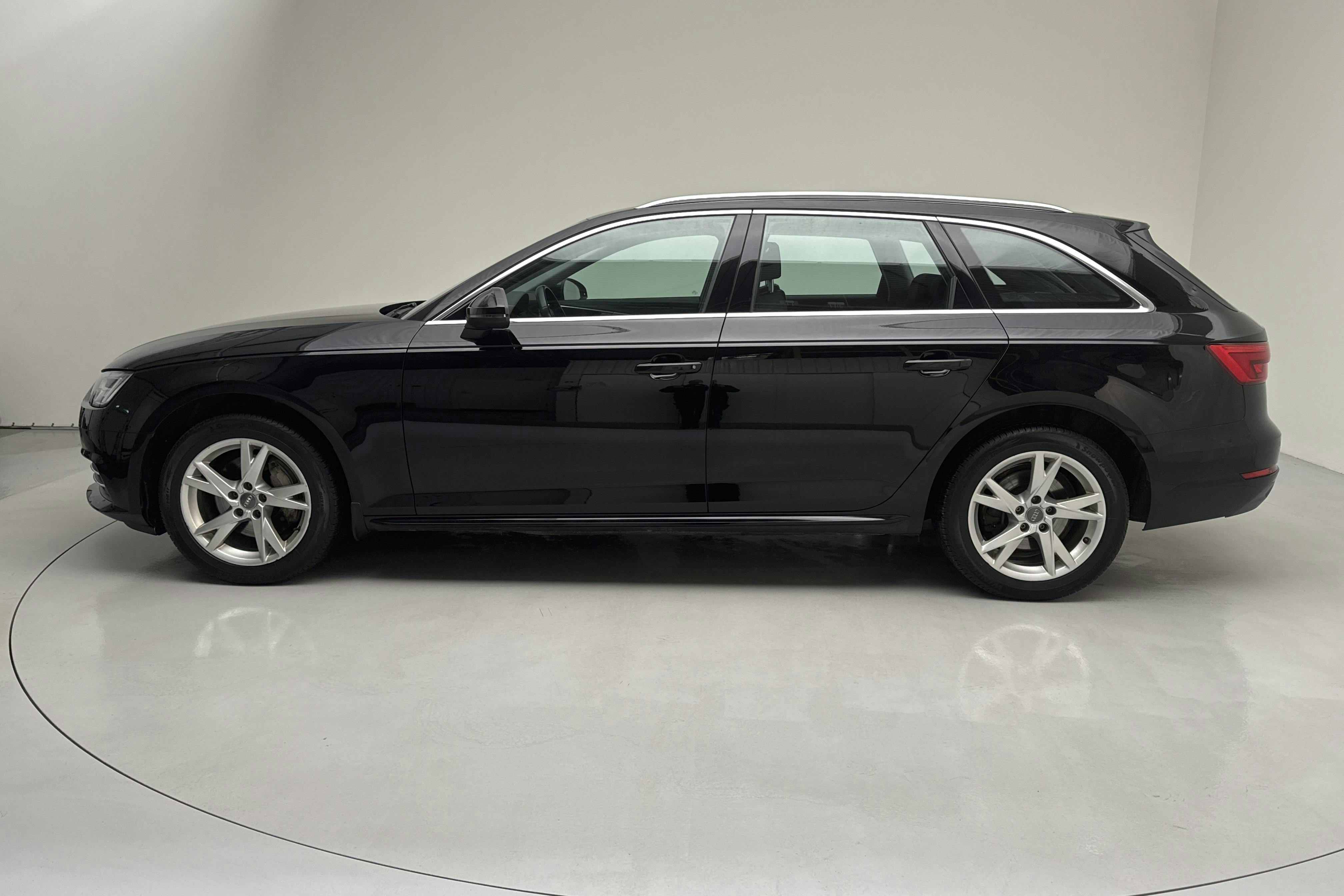 Audi A4 2.0 TDI Avant quattro (190hk) - 117 930 km - Automatic - black - 2017