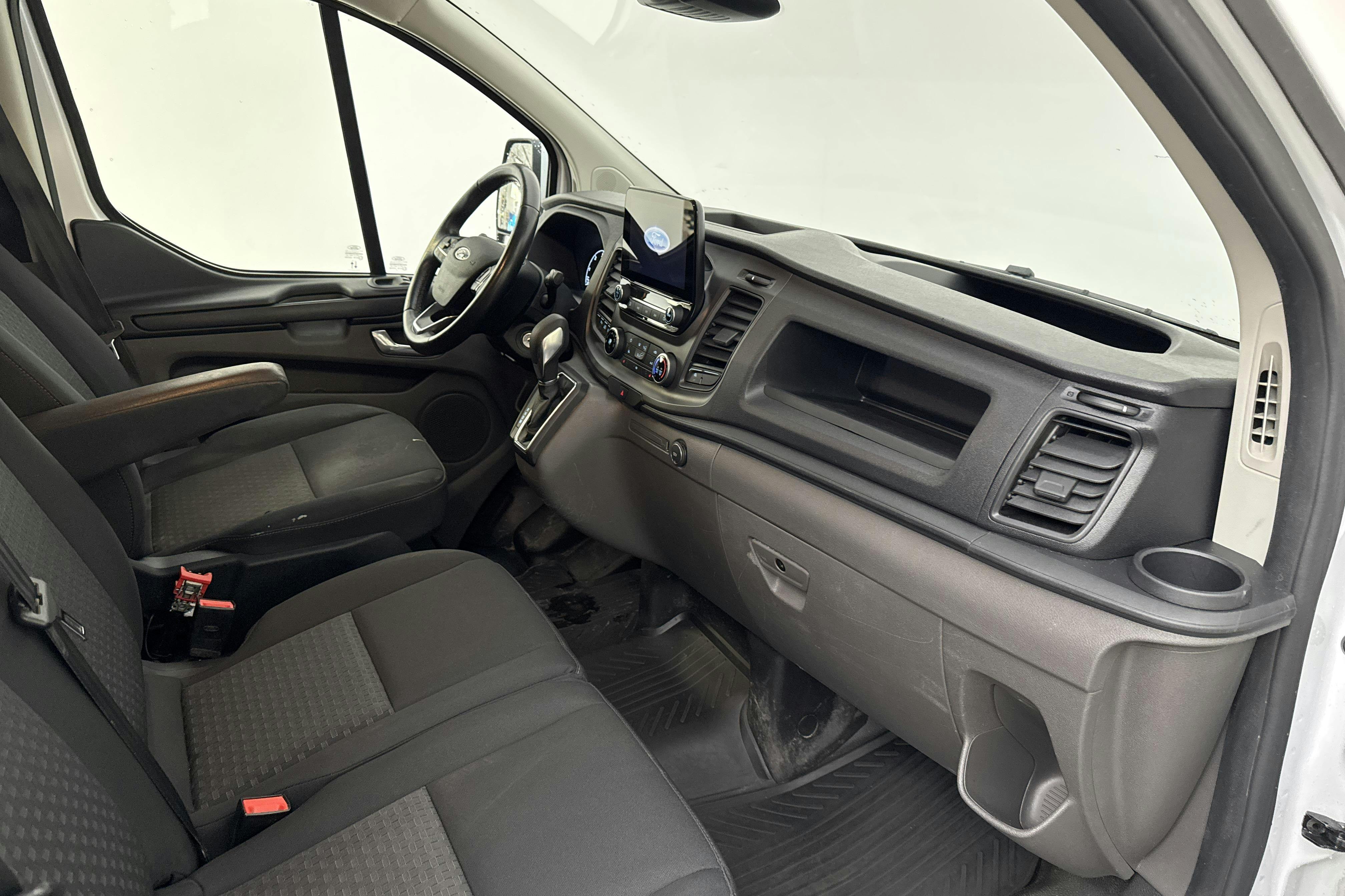 Ford Transit Custom 300 (130hk) - 4 196 mil - Automat - vit - 2020