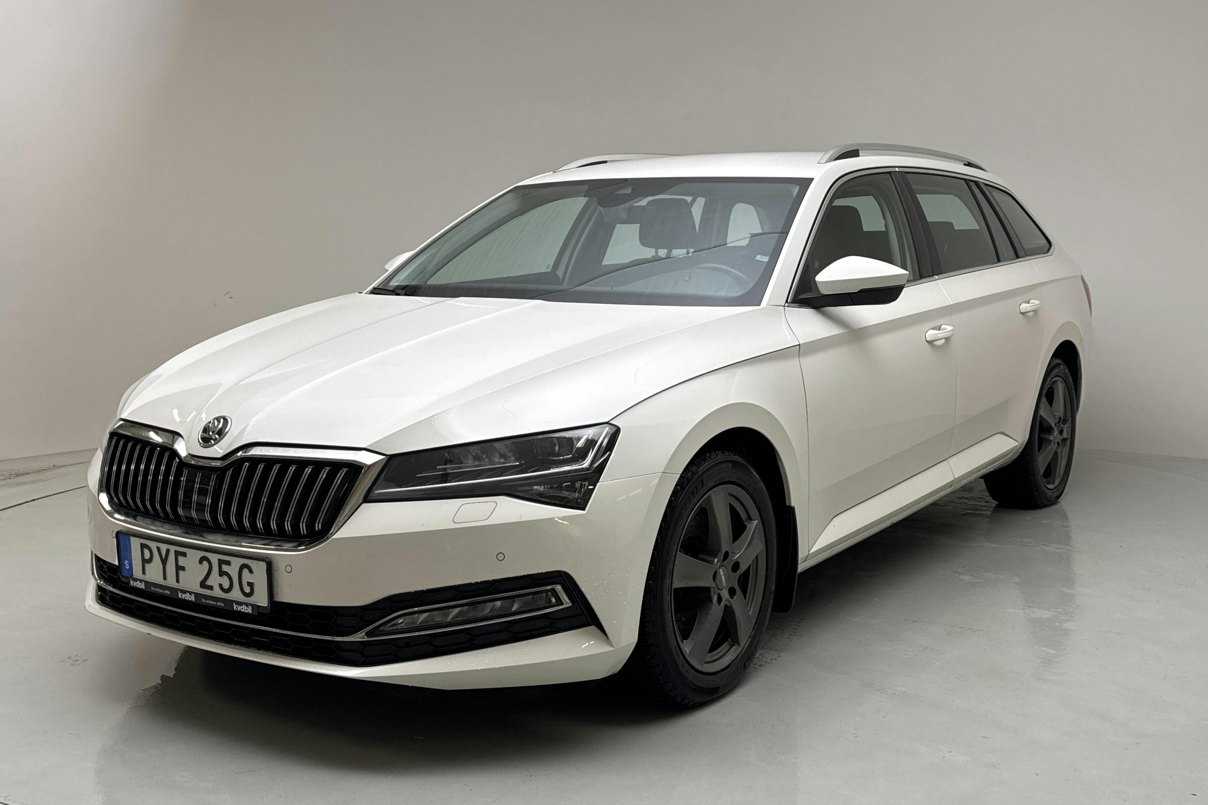 Skoda Superb 2.0 TDI Kombi (150hk) - 9 990 mil - Automat - vit - 2021