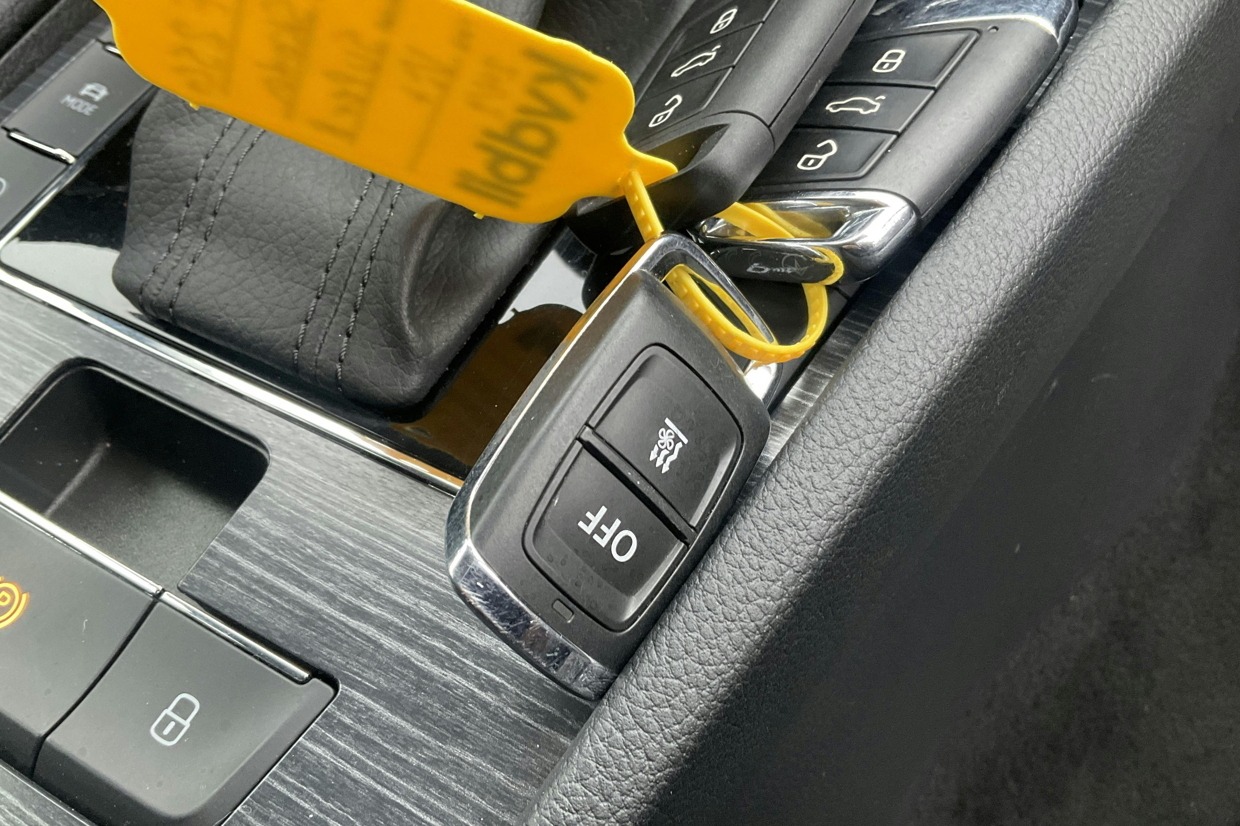 Skoda Superb 2.0 TDI Kombi (150hk) - 9 990 mil - Automat - vit - 2021
